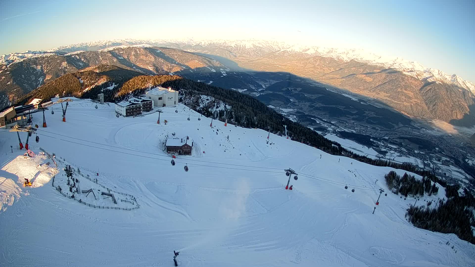 Skigebiet Kronplatz Gipfel | Blick auf Bruneck