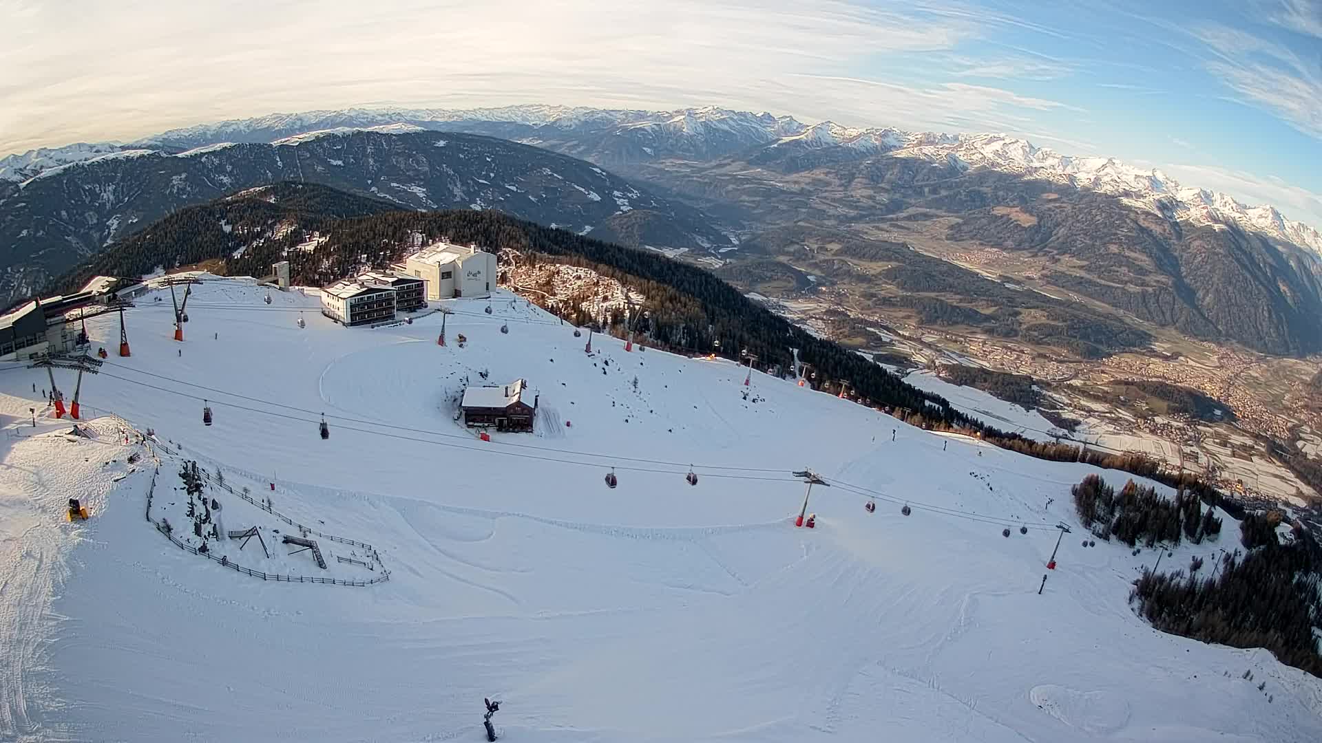 Stazione sciistica di Plan de Corones | vista su Brunico
