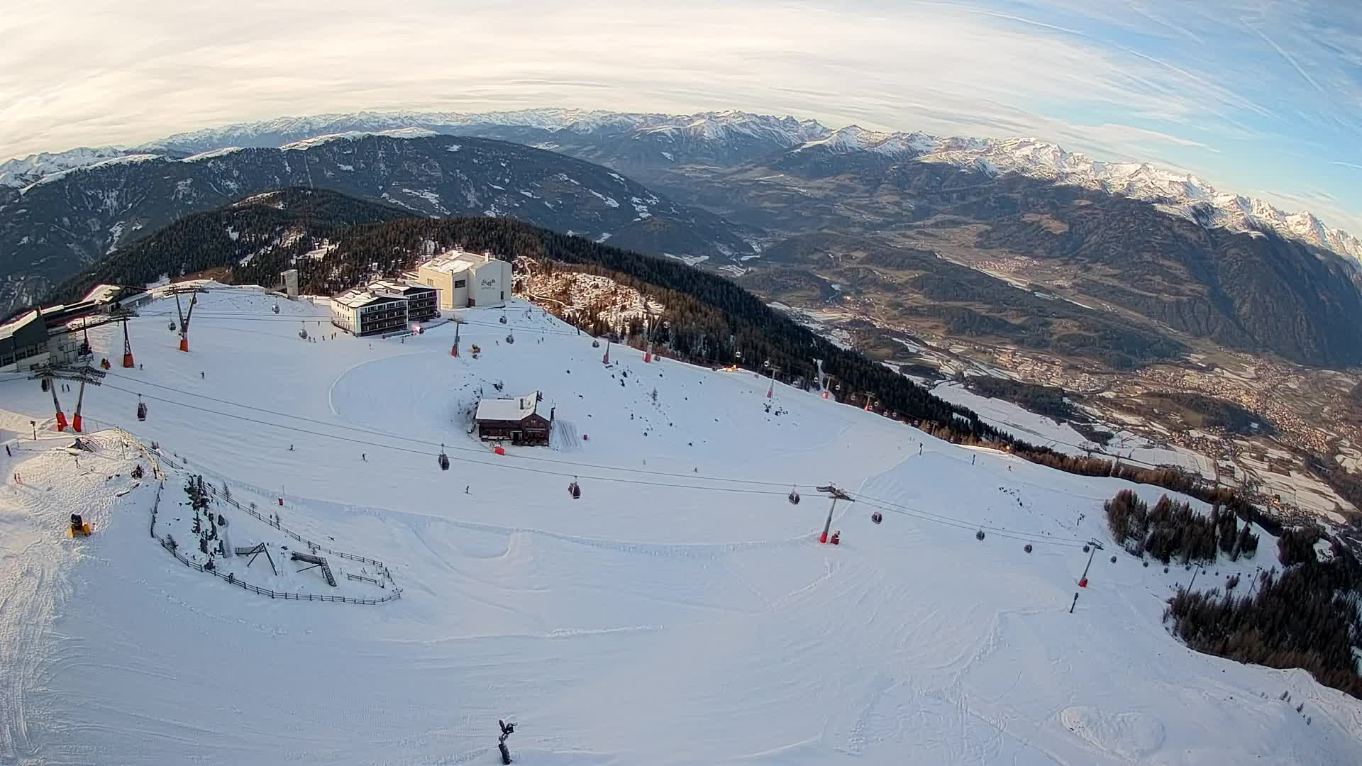 Skigebiet Kronplatz Gipfel | Blick auf Bruneck