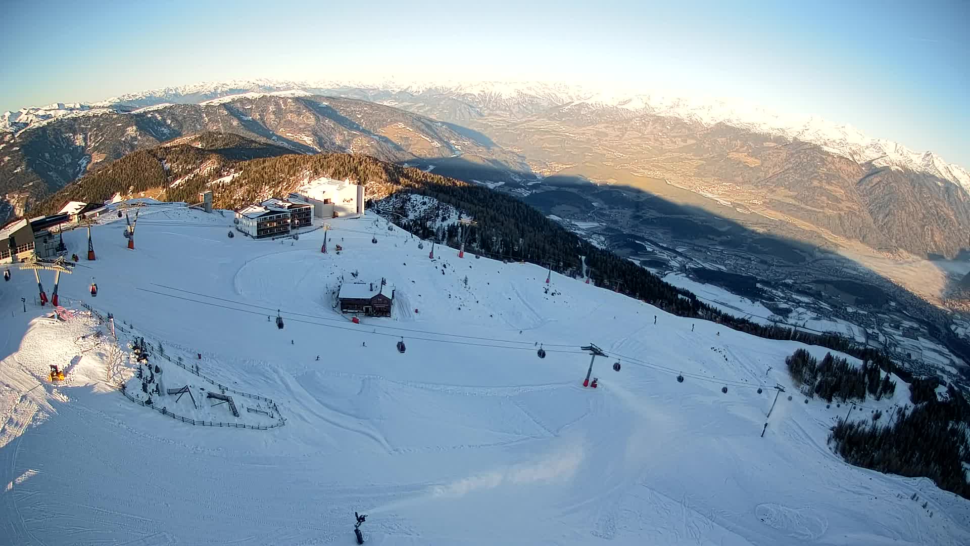 Skigebiet Kronplatz Gipfel | Blick auf Bruneck