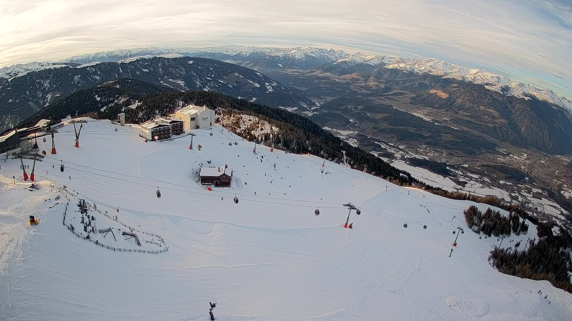 Smučišče Kronplatz – vrh | pogled na Bruneck