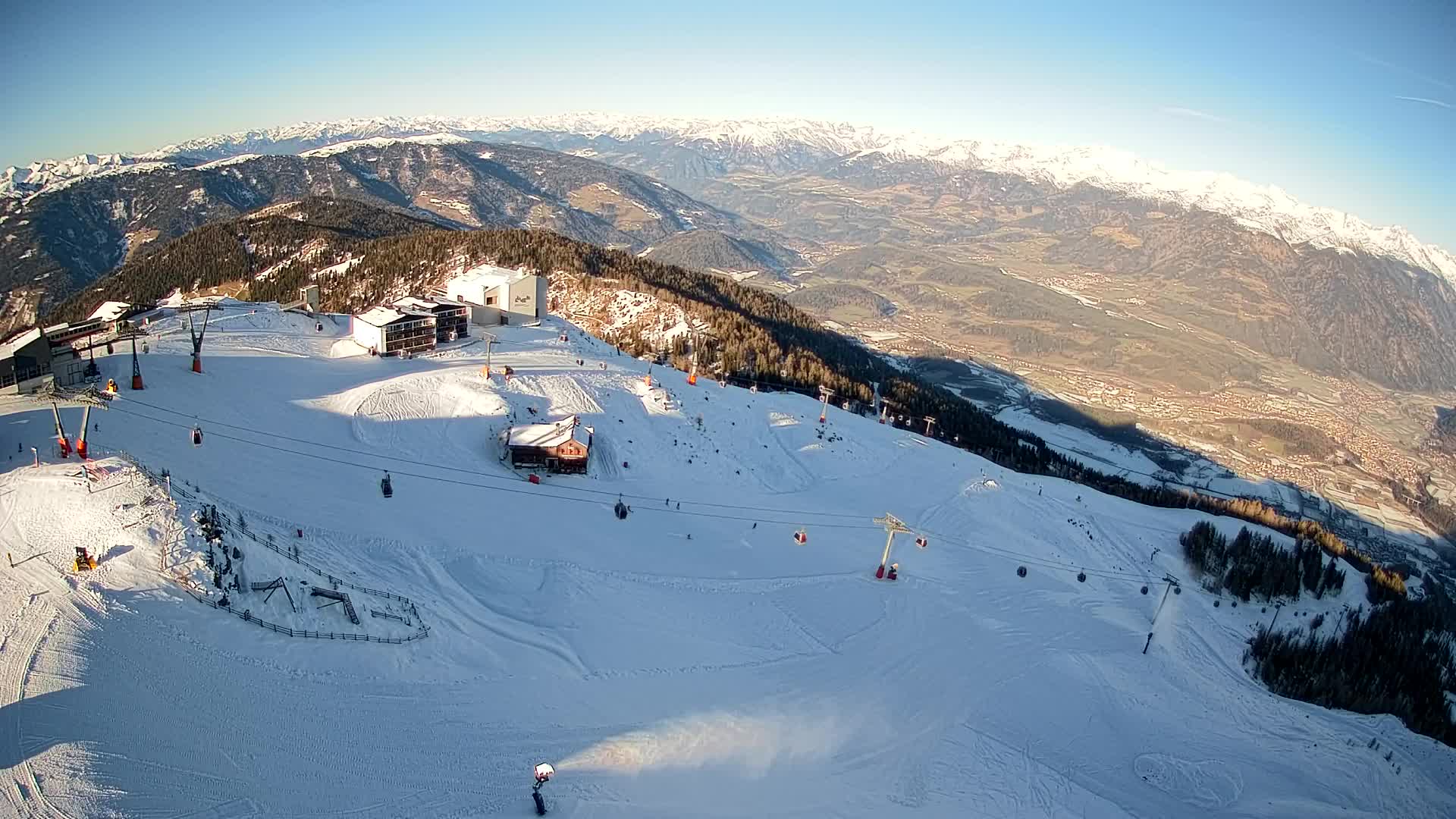 Stazione sciistica di Plan de Corones | vista su Brunico