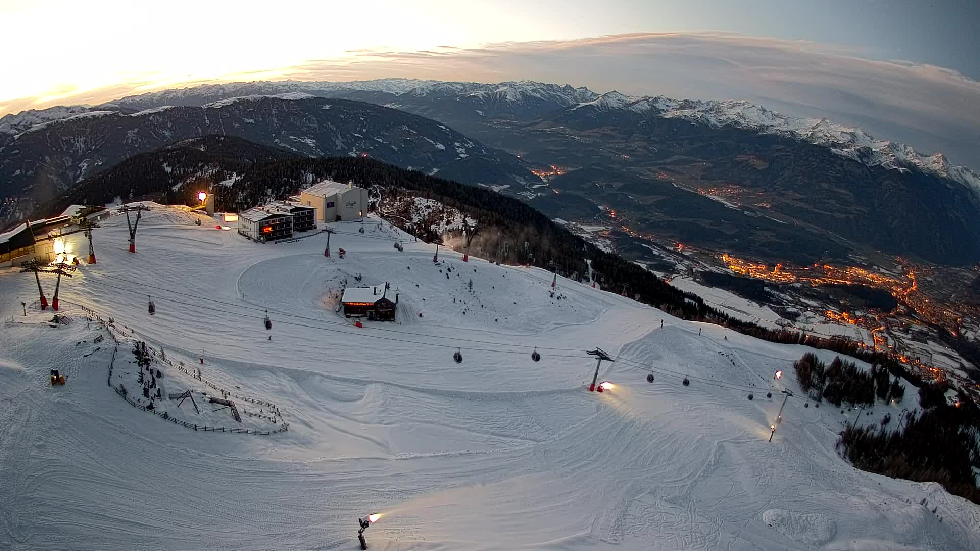 Stazione sciistica di Plan de Corones | vista su Brunico