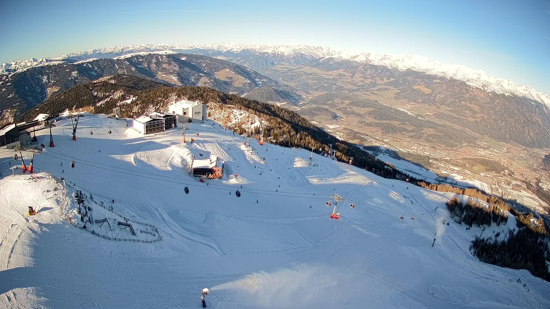 Skigebiet Kronplatz Gipfel | Blick auf Bruneck