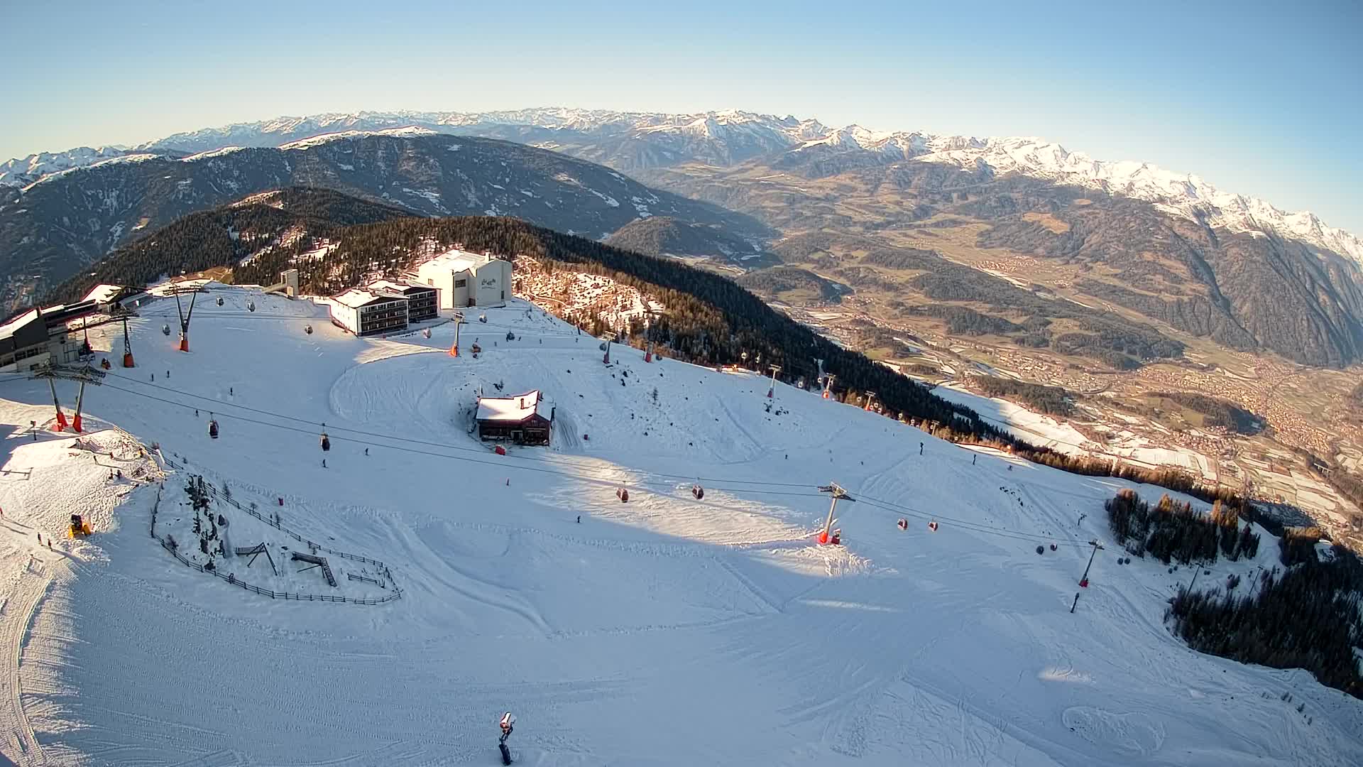 Skigebiet Kronplatz Gipfel | Blick auf Bruneck