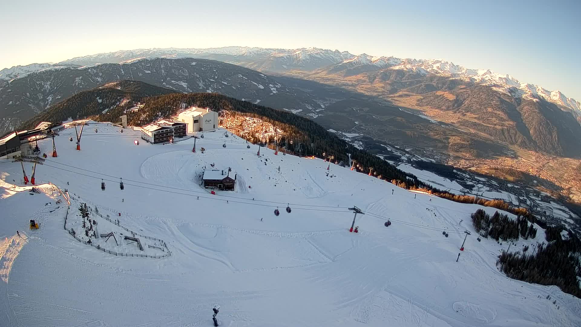 Smučišče Kronplatz – vrh | pogled na Bruneck