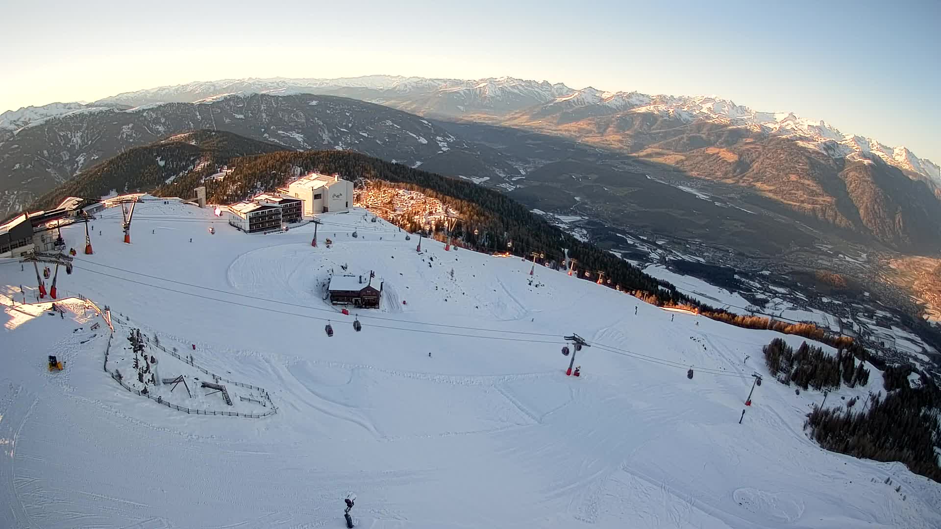 Skigebiet Kronplatz Gipfel | Blick auf Bruneck