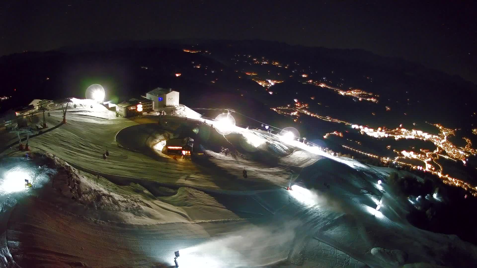 Cima estación de esquí Kronplatz | vista hacia Brunico