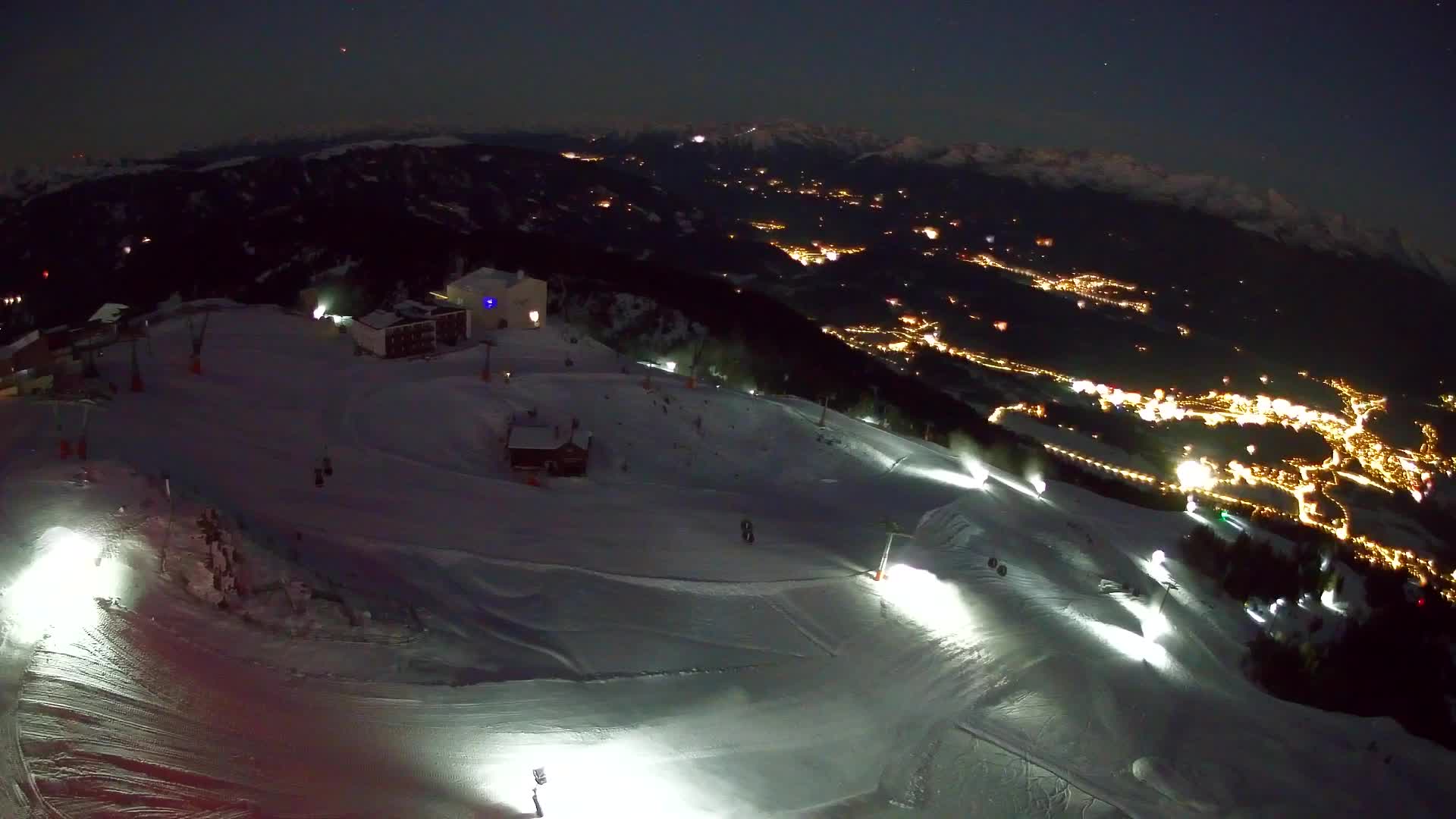 Cima estación de esquí Kronplatz | vista hacia Brunico