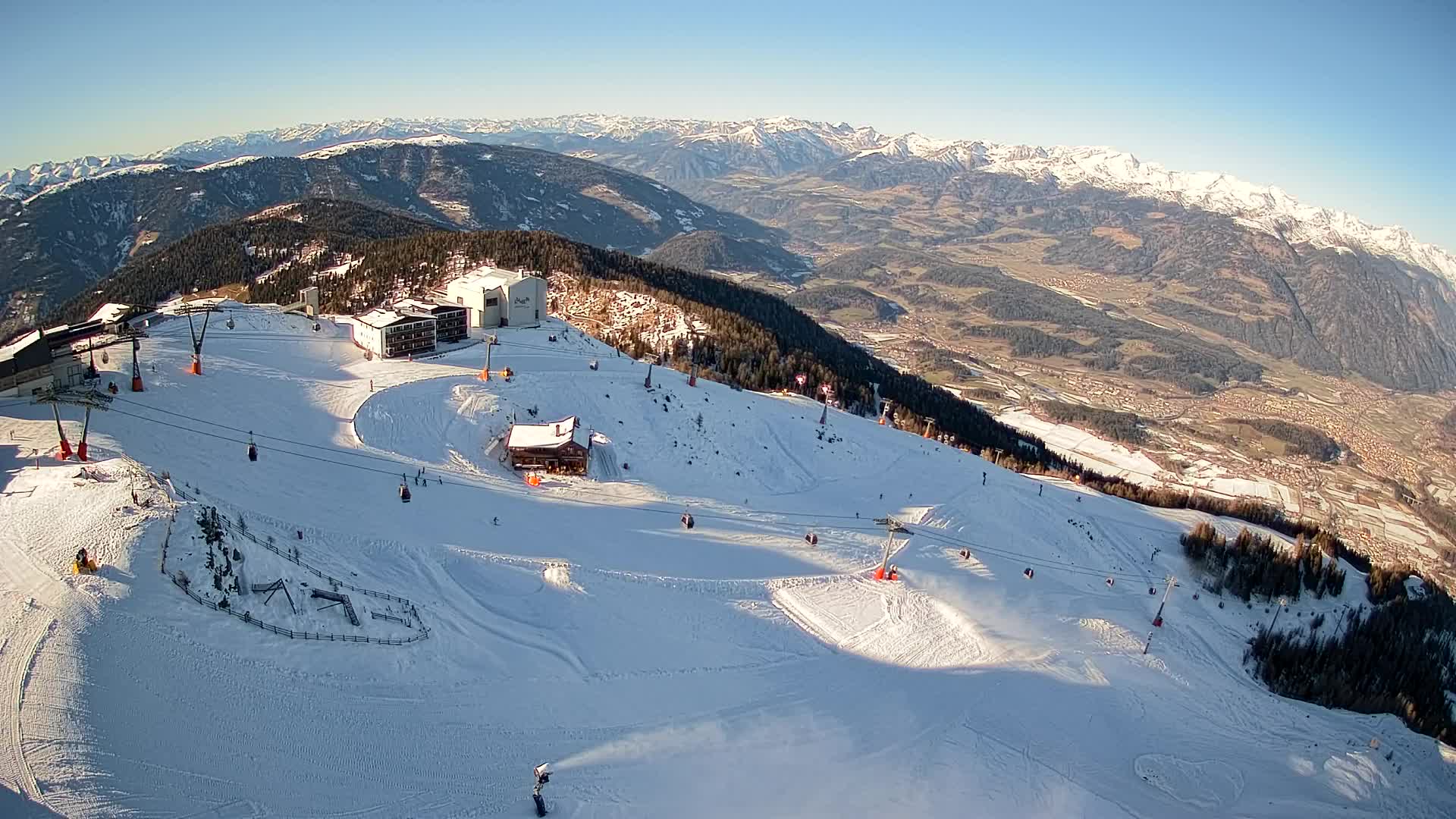 Skigebiet Kronplatz Gipfel | Blick auf Bruneck