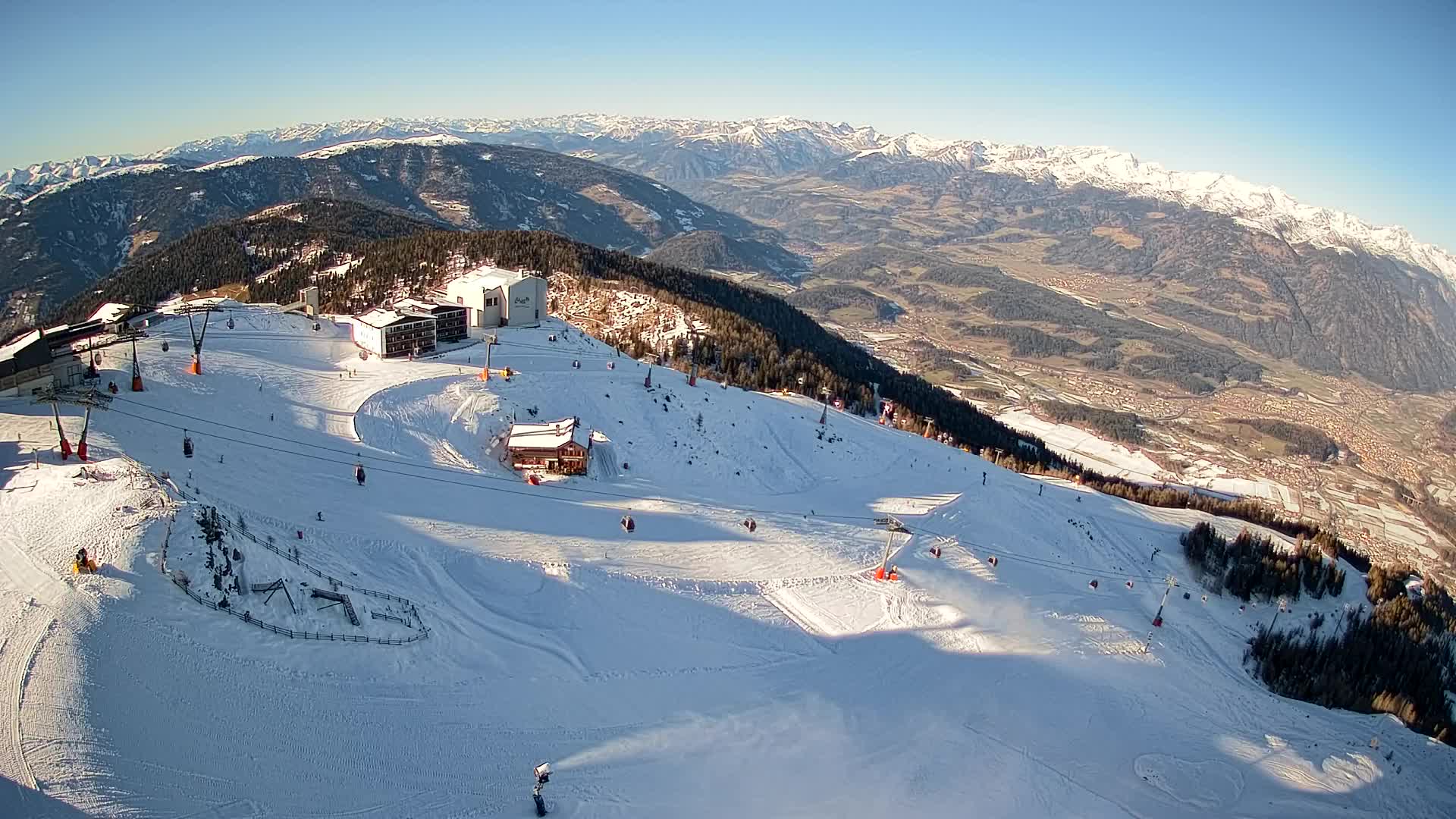 Skigebiet Kronplatz Gipfel | Blick auf Bruneck