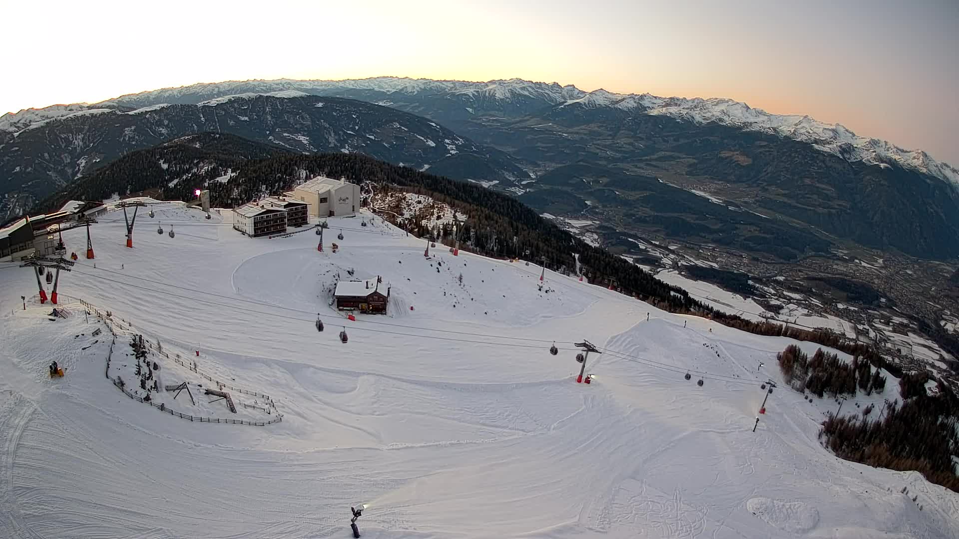 Smučišče Kronplatz – vrh | pogled na Bruneck