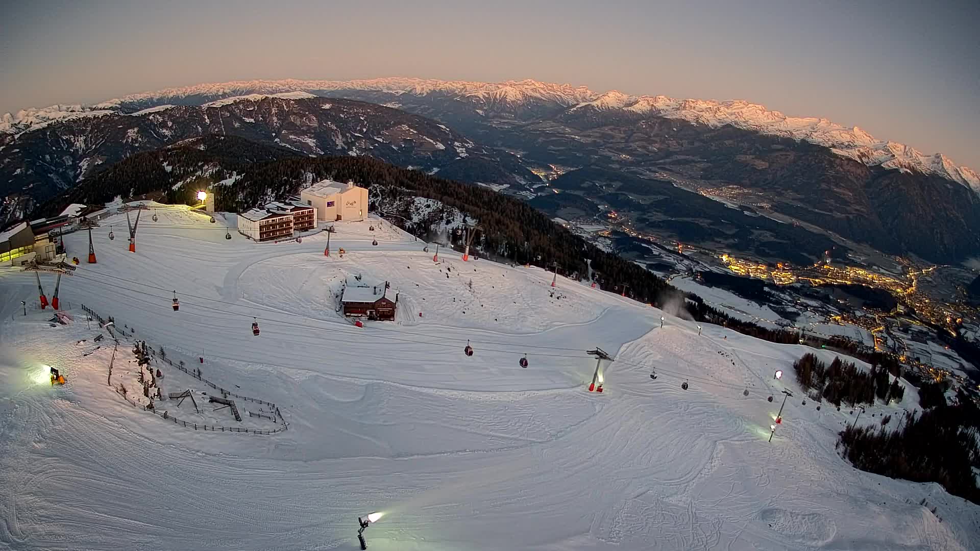 Skigebiet Kronplatz Gipfel | Blick auf Bruneck