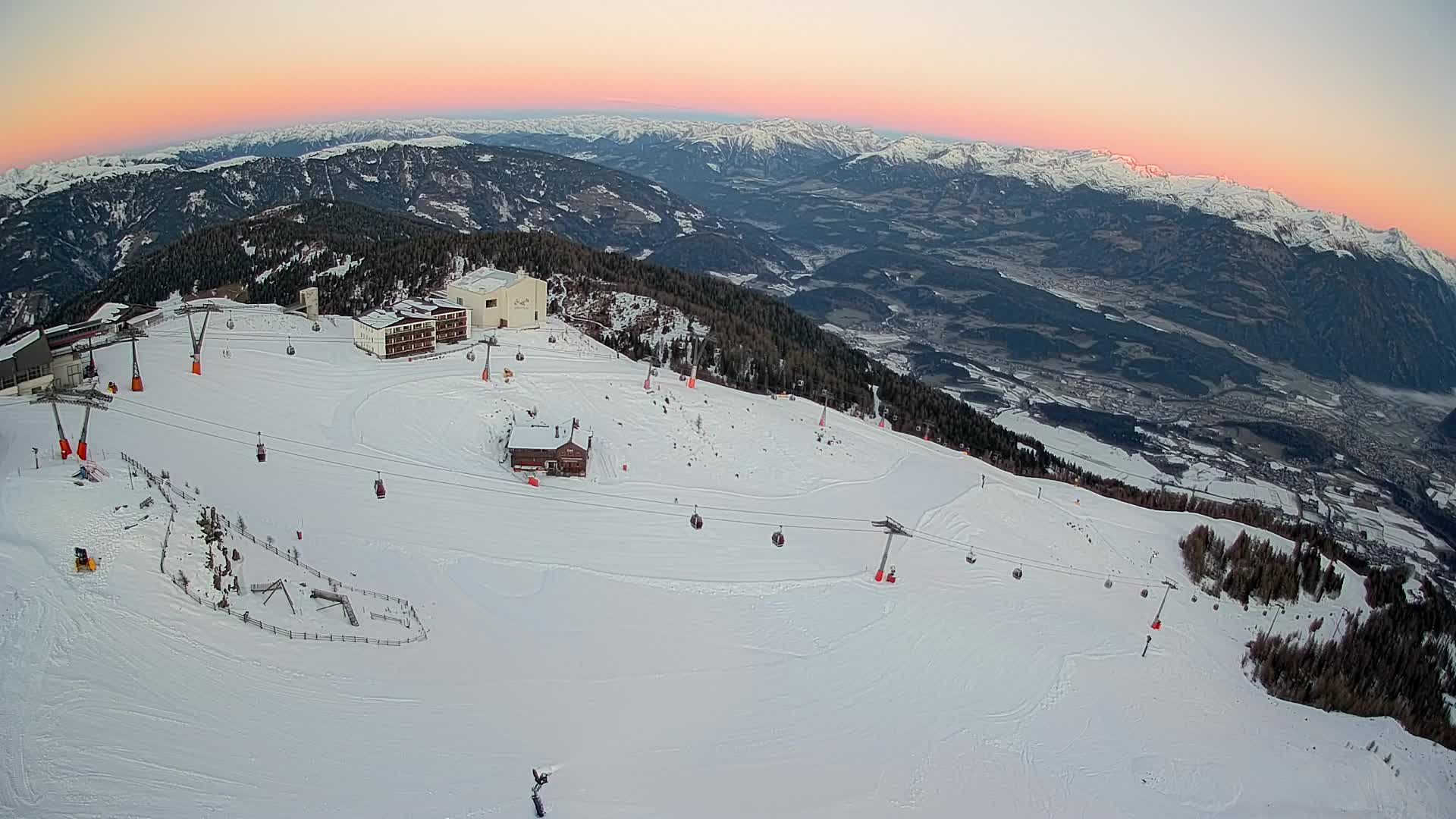 Stazione sciistica di Plan de Corones | vista su Brunico