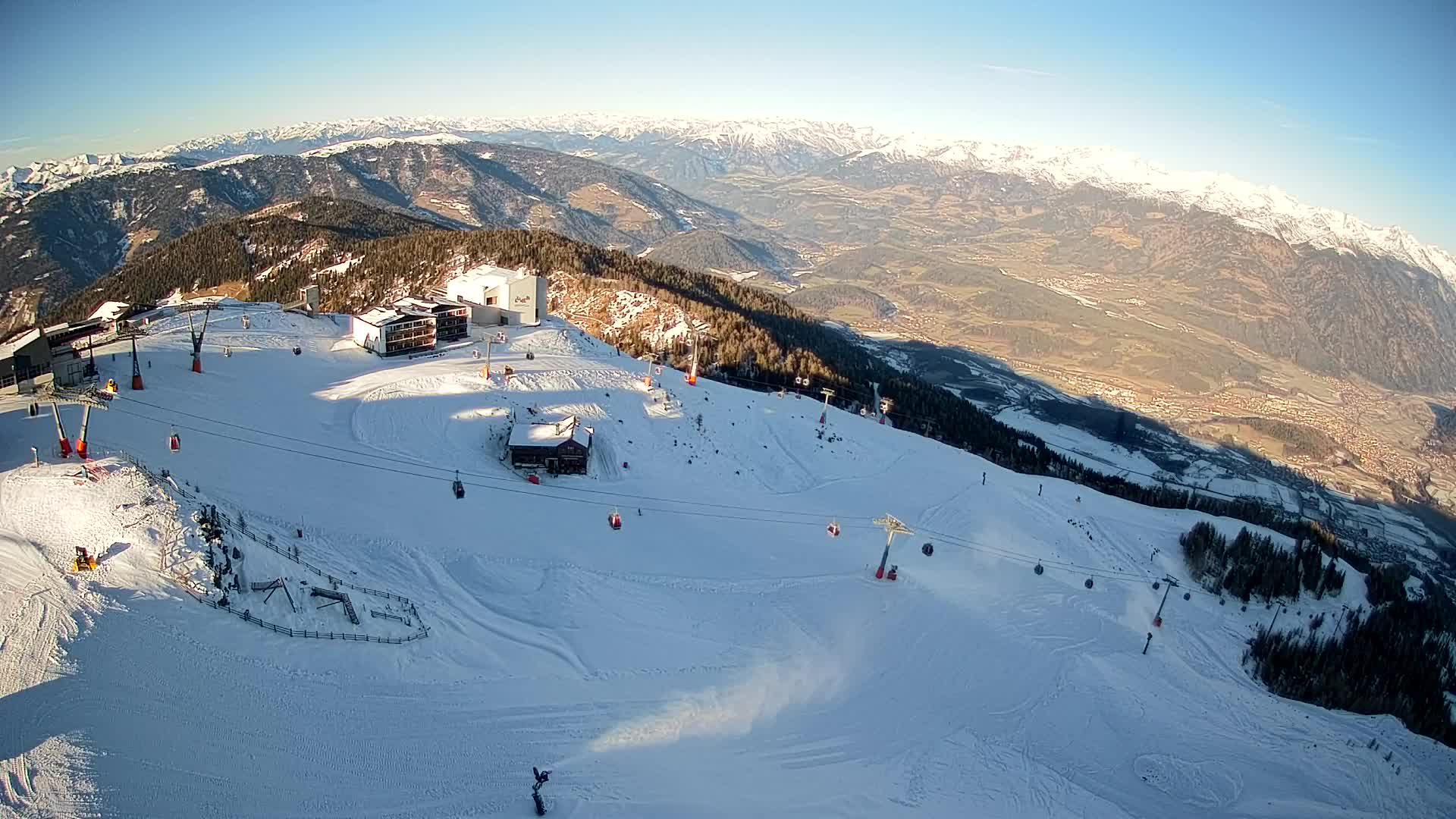 Skigebiet Kronplatz Gipfel | Blick auf Bruneck