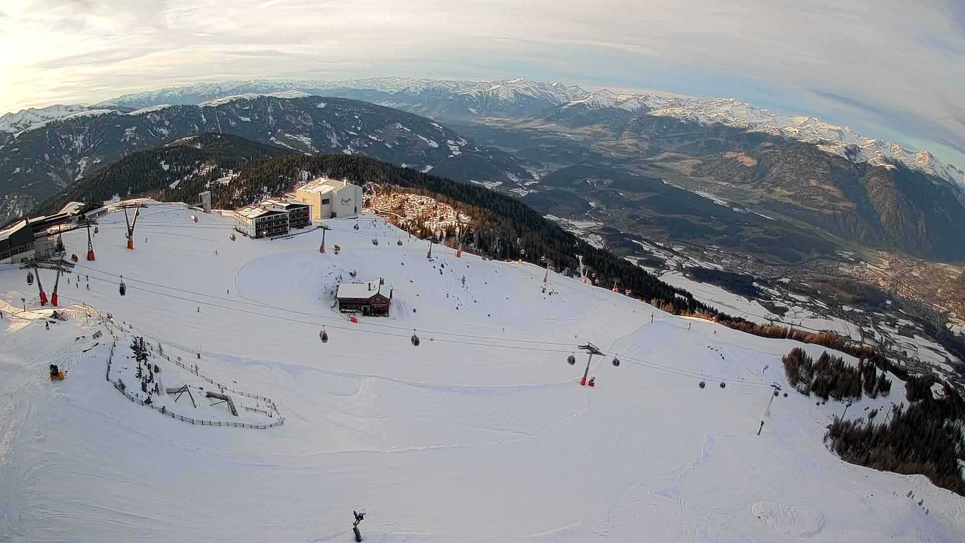 Skigebiet Kronplatz Gipfel | Blick auf Bruneck