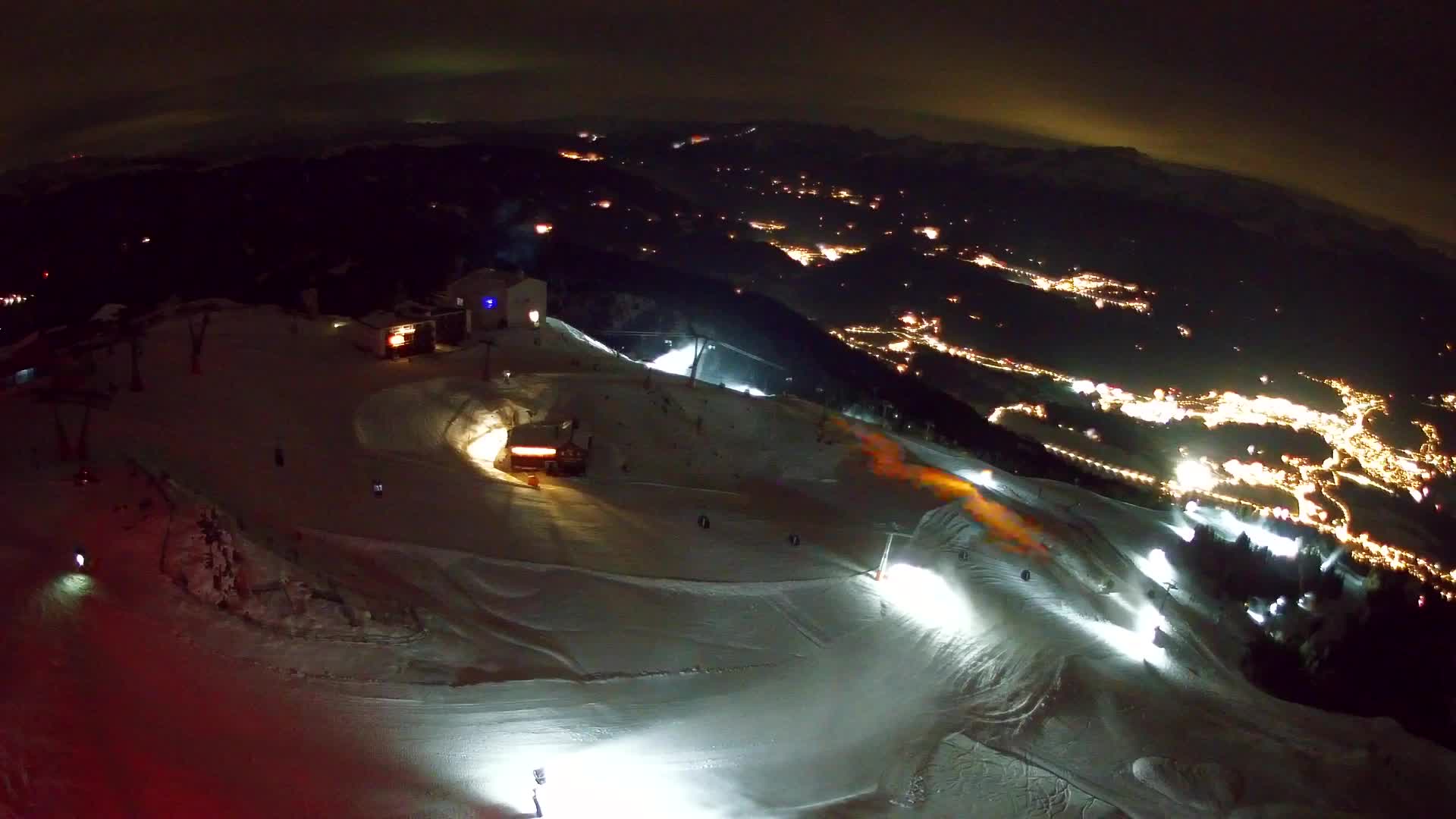 Cima estación de esquí Kronplatz | vista hacia Brunico
