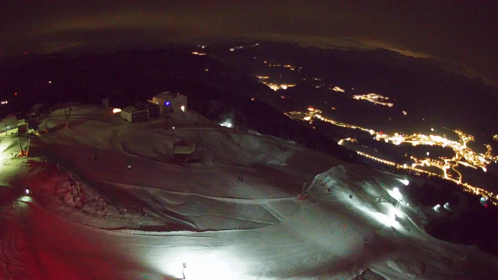 Cima estación de esquí Kronplatz | vista hacia Brunico