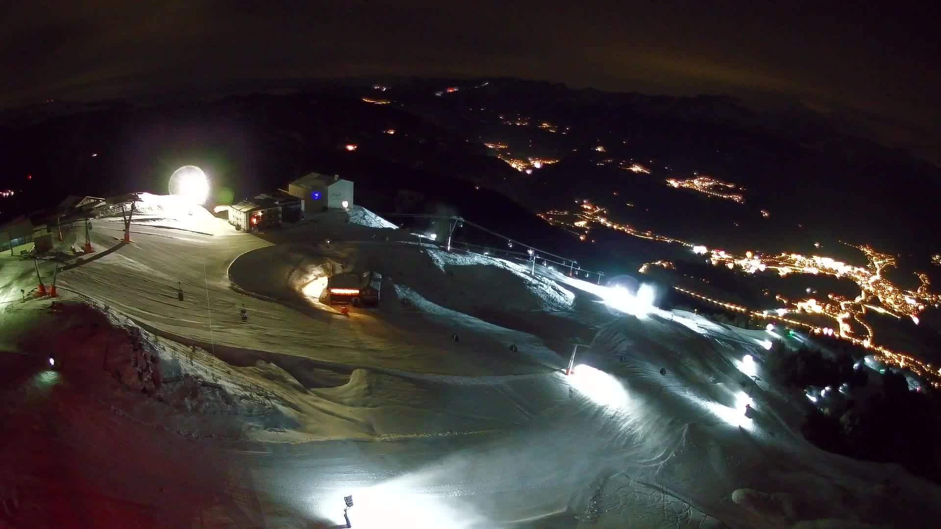 Cima estación de esquí Kronplatz | vista hacia Brunico