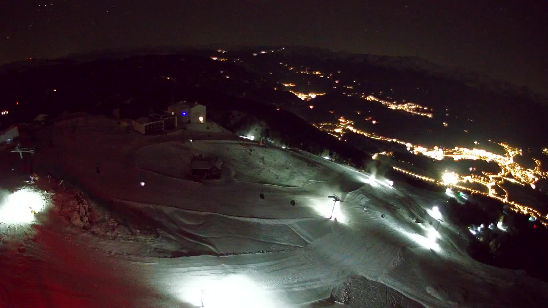 Cima estación de esquí Kronplatz | vista hacia Brunico