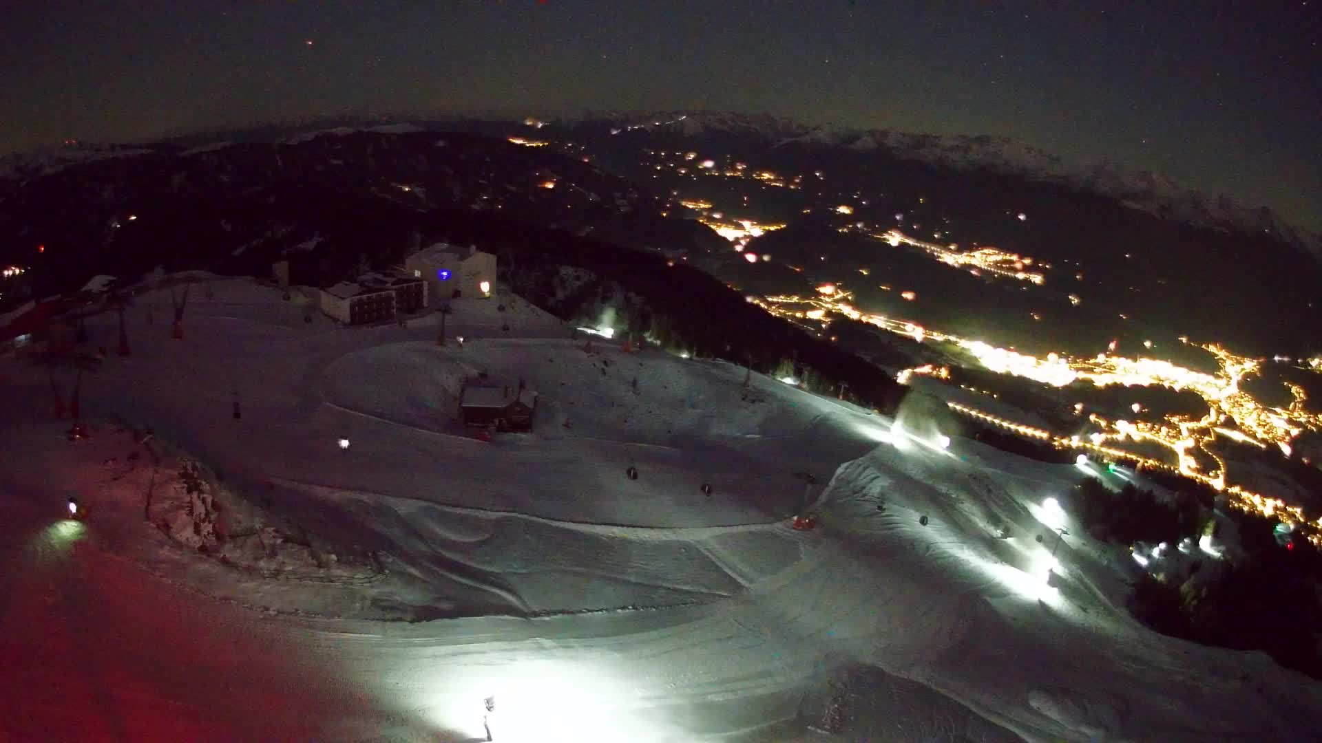 Cima estación de esquí Kronplatz | vista hacia Brunico