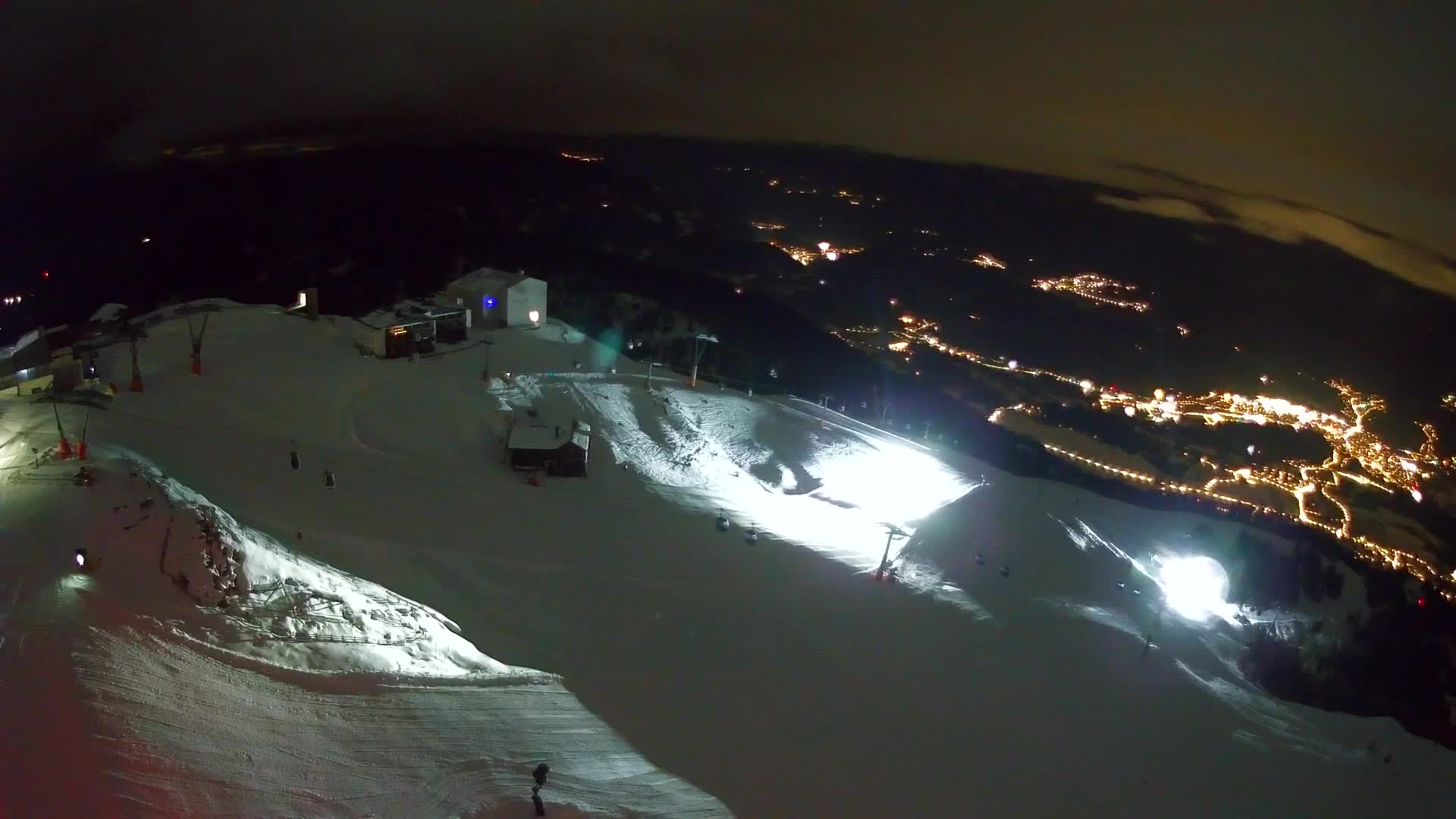 Cima estación de esquí Kronplatz | vista hacia Brunico