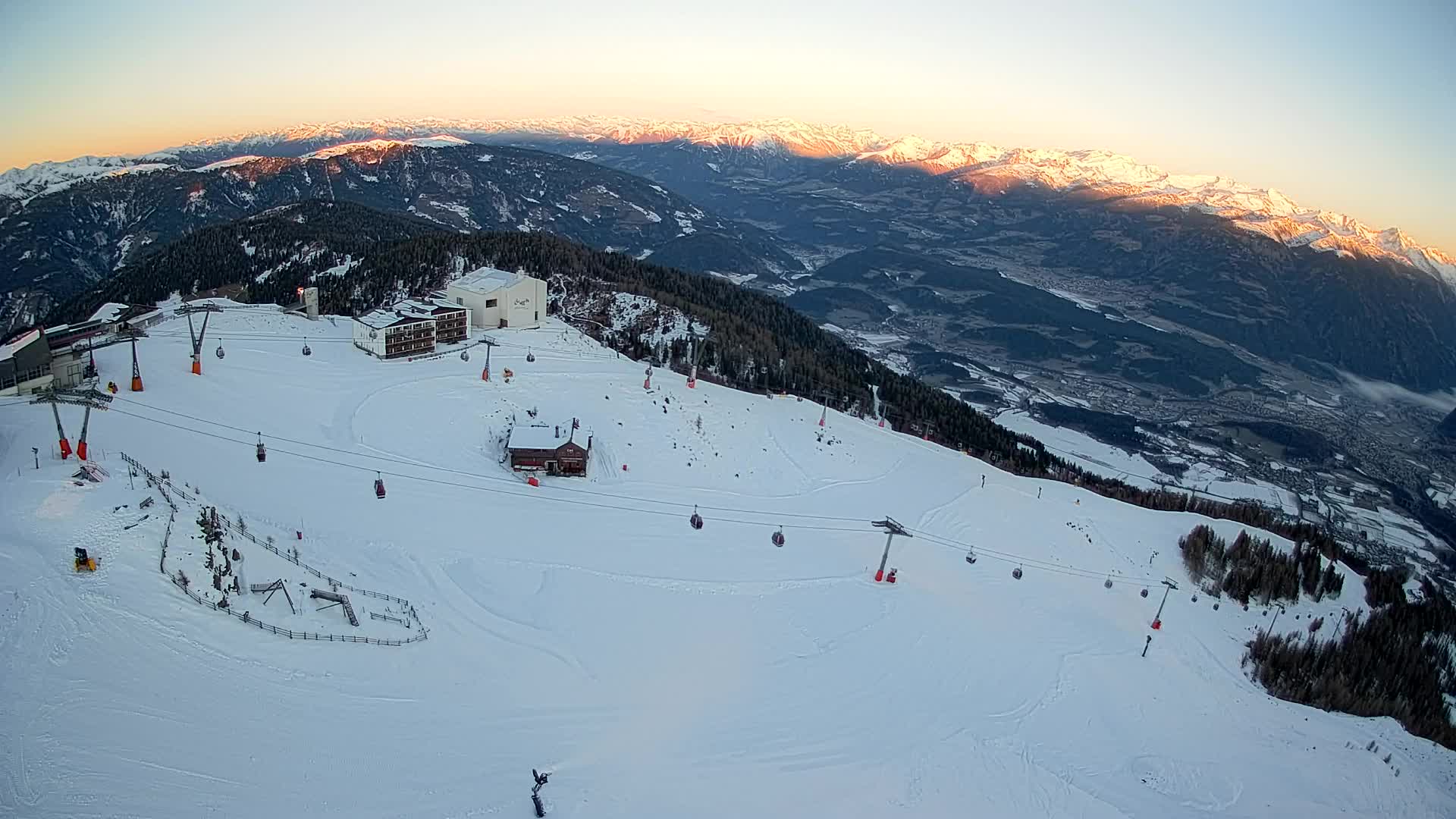 Smučišče Kronplatz – vrh | pogled na Bruneck