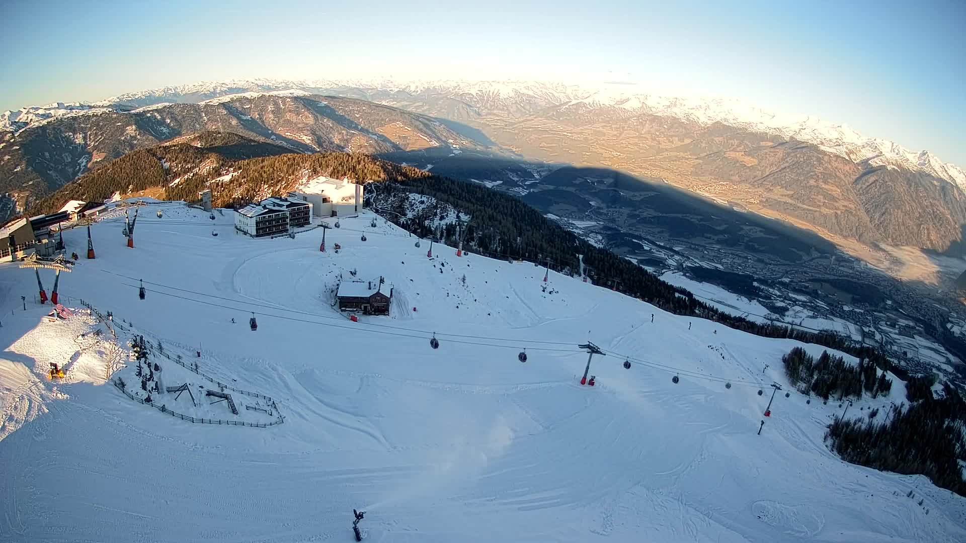 Skigebiet Kronplatz Gipfel | Blick auf Bruneck