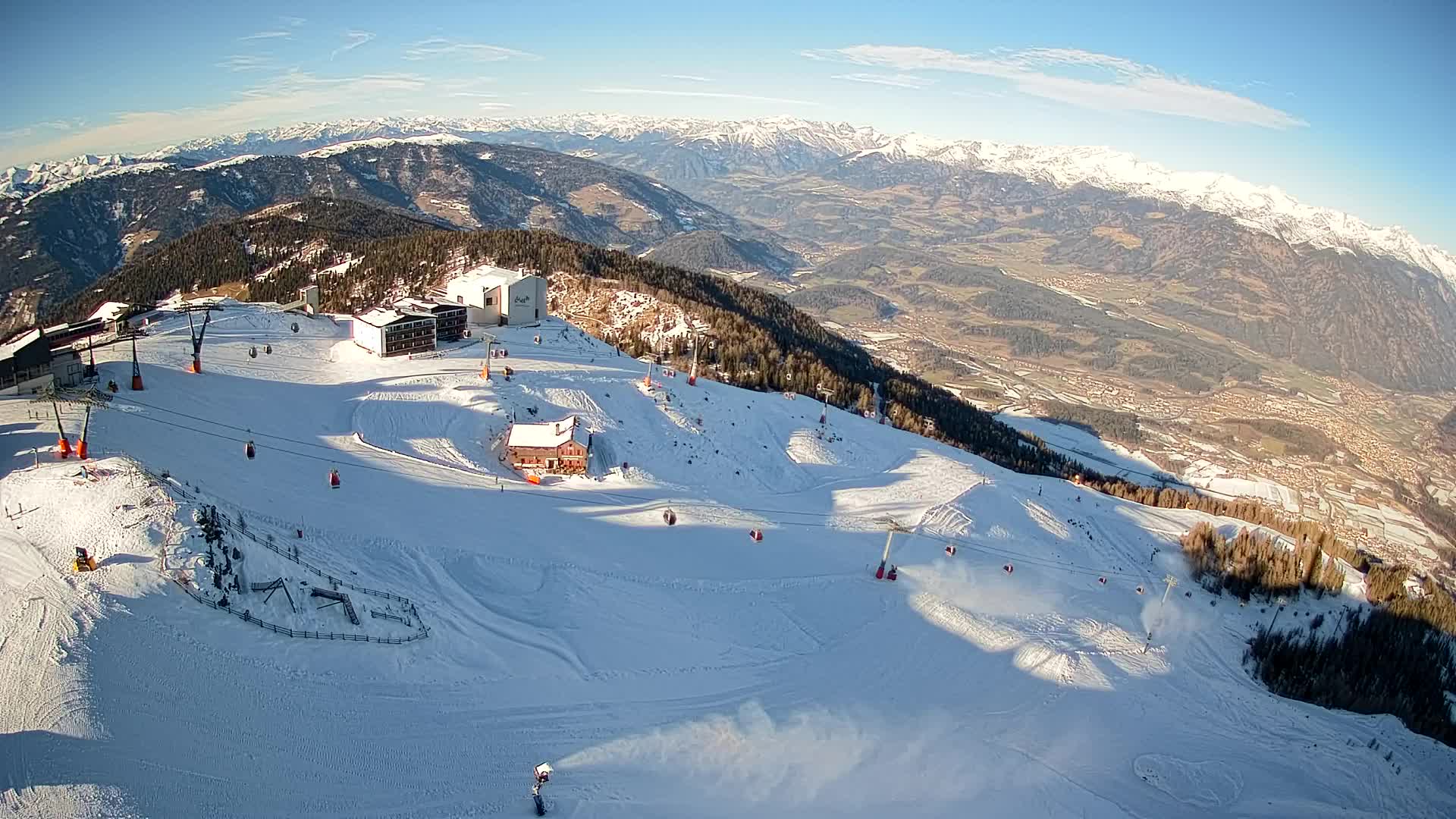 Skigebiet Kronplatz Gipfel | Blick auf Bruneck