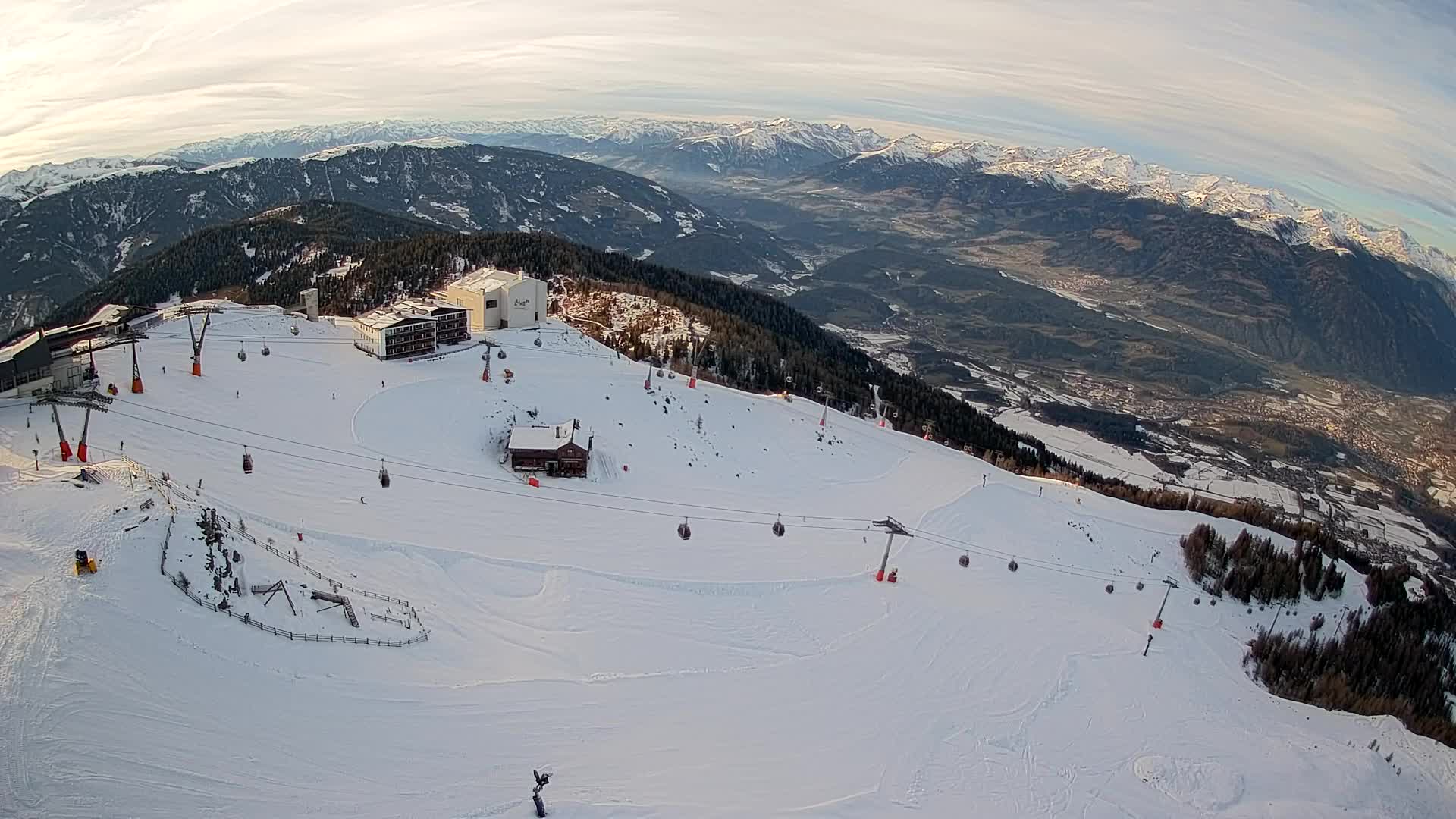Station de ski Kronplatz sommet | vue sur Brunico