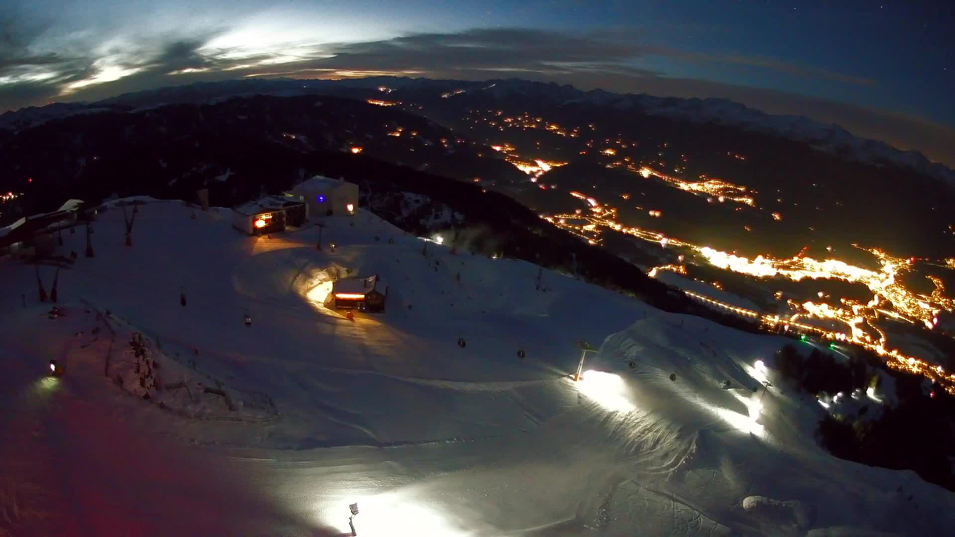 Skigebiet Kronplatz Gipfel | Blick auf Bruneck