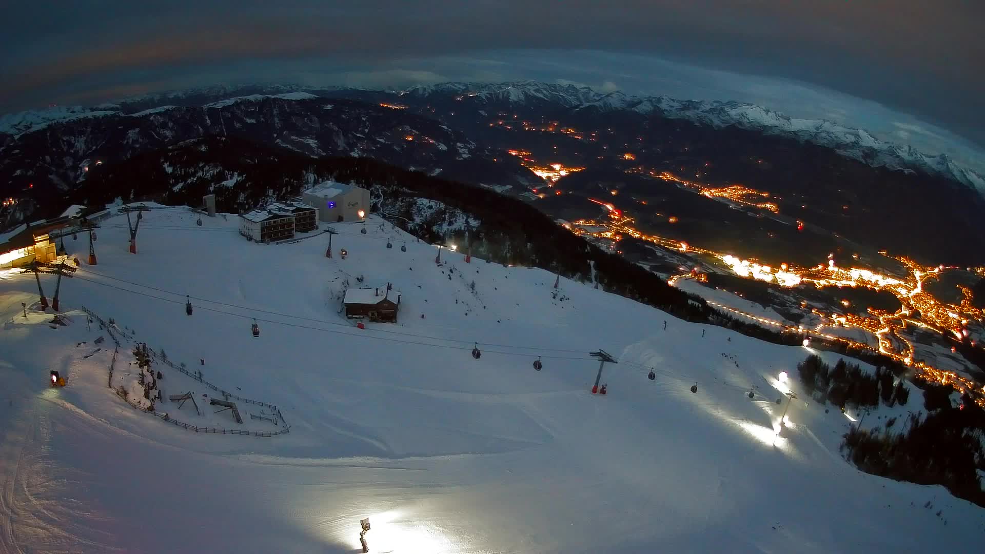 Station de ski Kronplatz sommet | vue sur Brunico