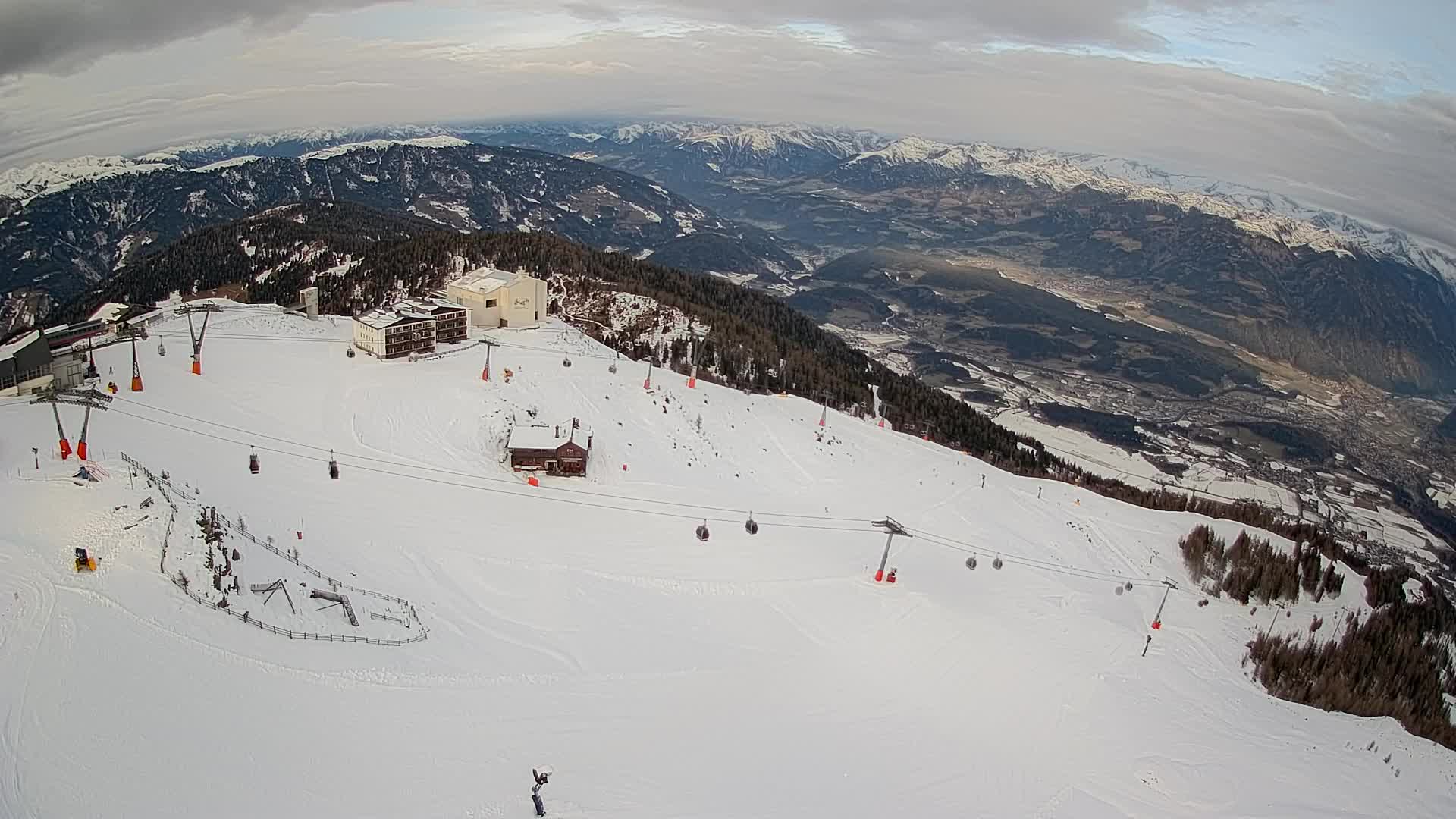 Skigebiet Kronplatz Gipfel | Blick auf Bruneck