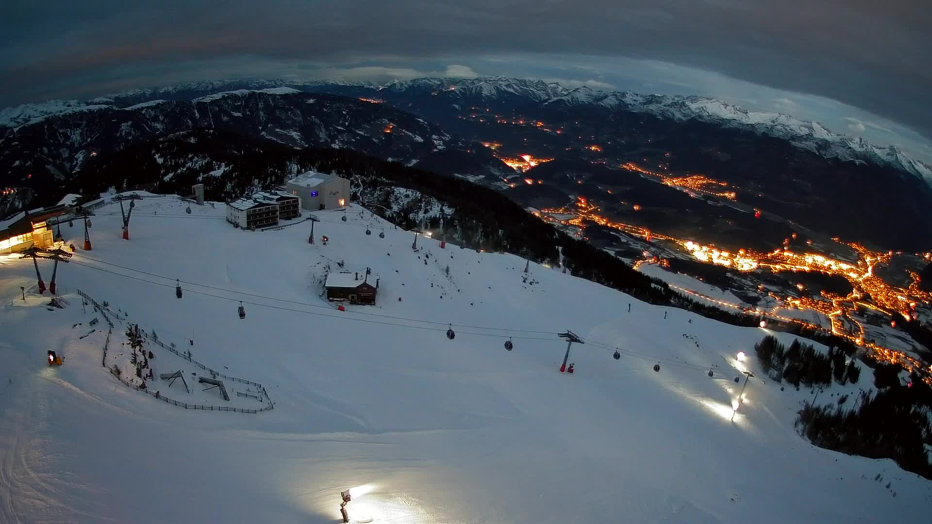 Skigebiet Kronplatz Gipfel | Blick auf Bruneck