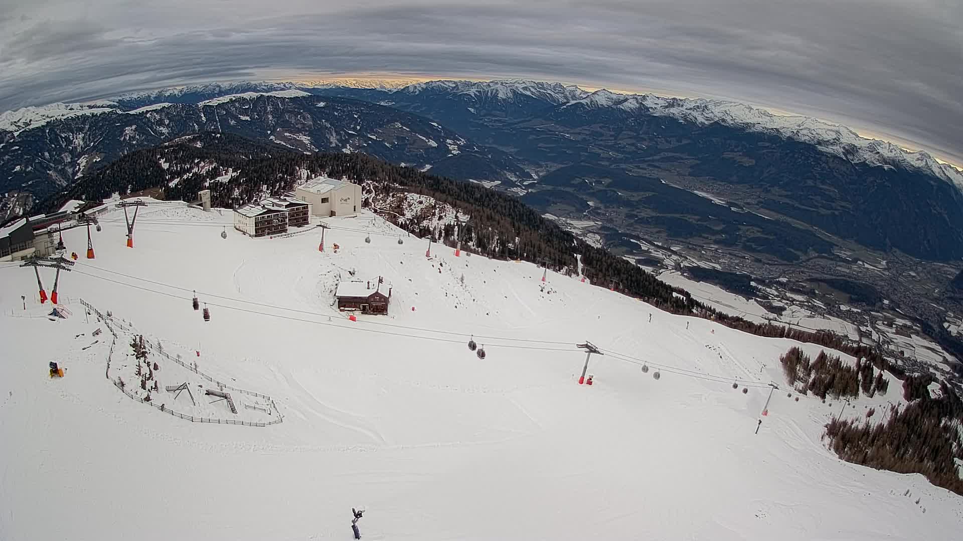 Station de ski Kronplatz sommet | vue sur Brunico