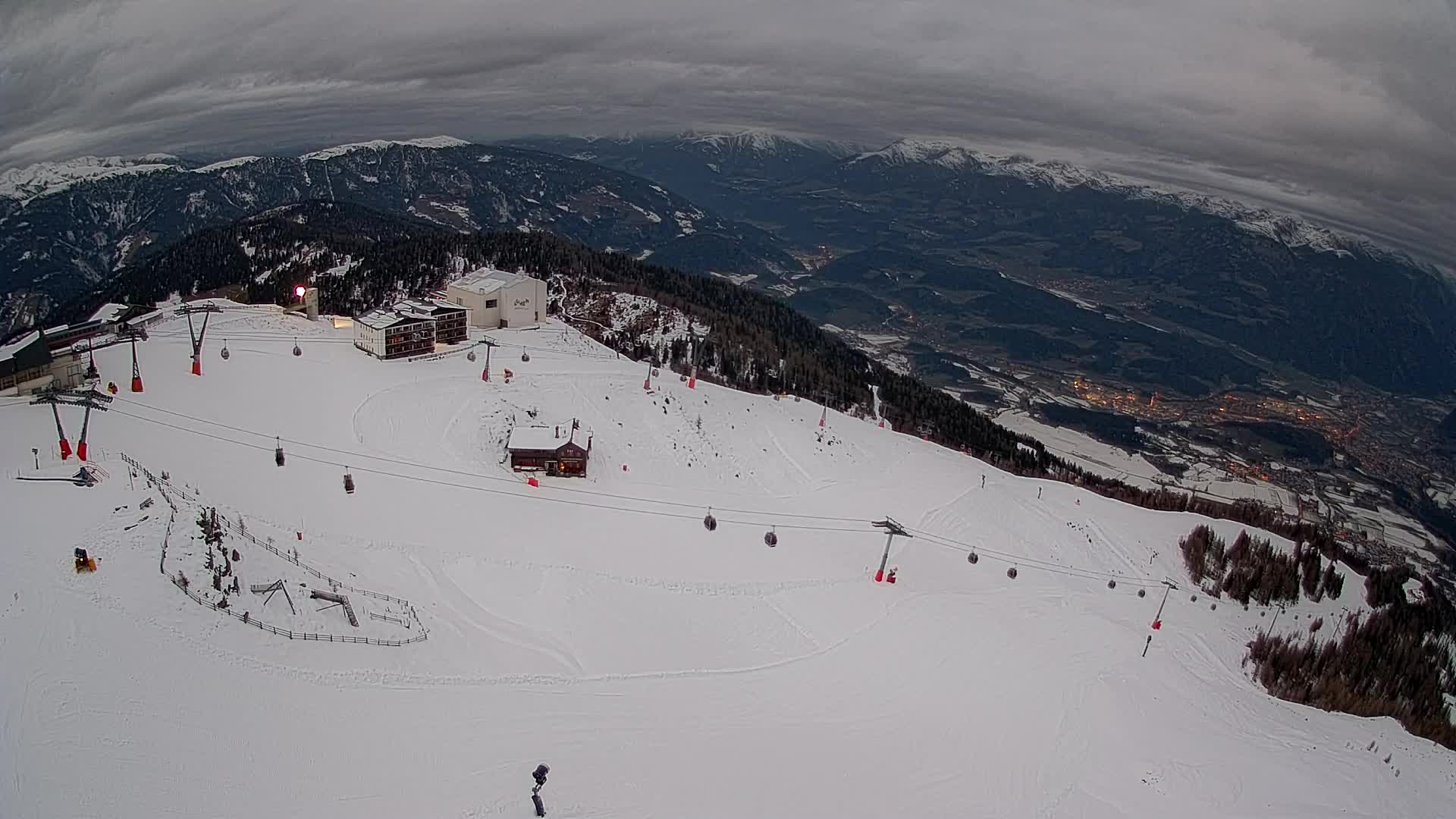 Station de ski Kronplatz sommet | vue sur Brunico