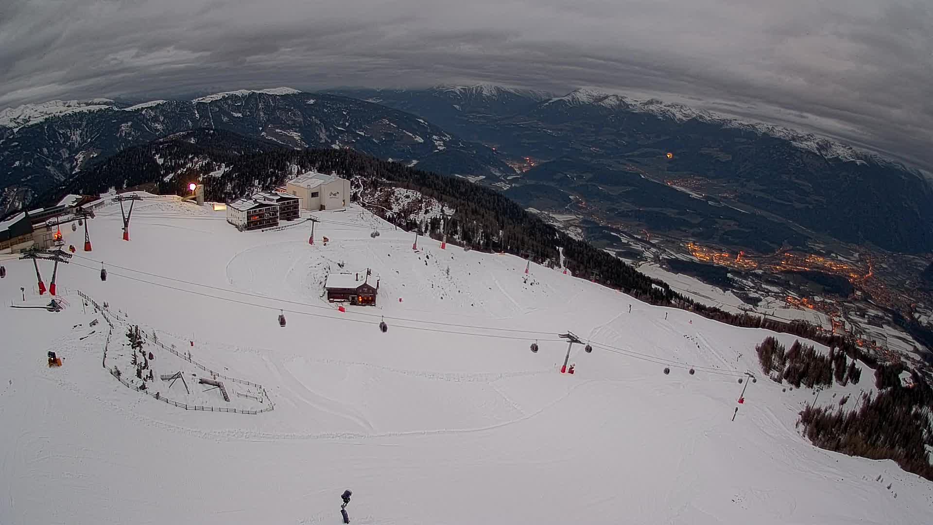 Station de ski Kronplatz sommet | vue sur Brunico