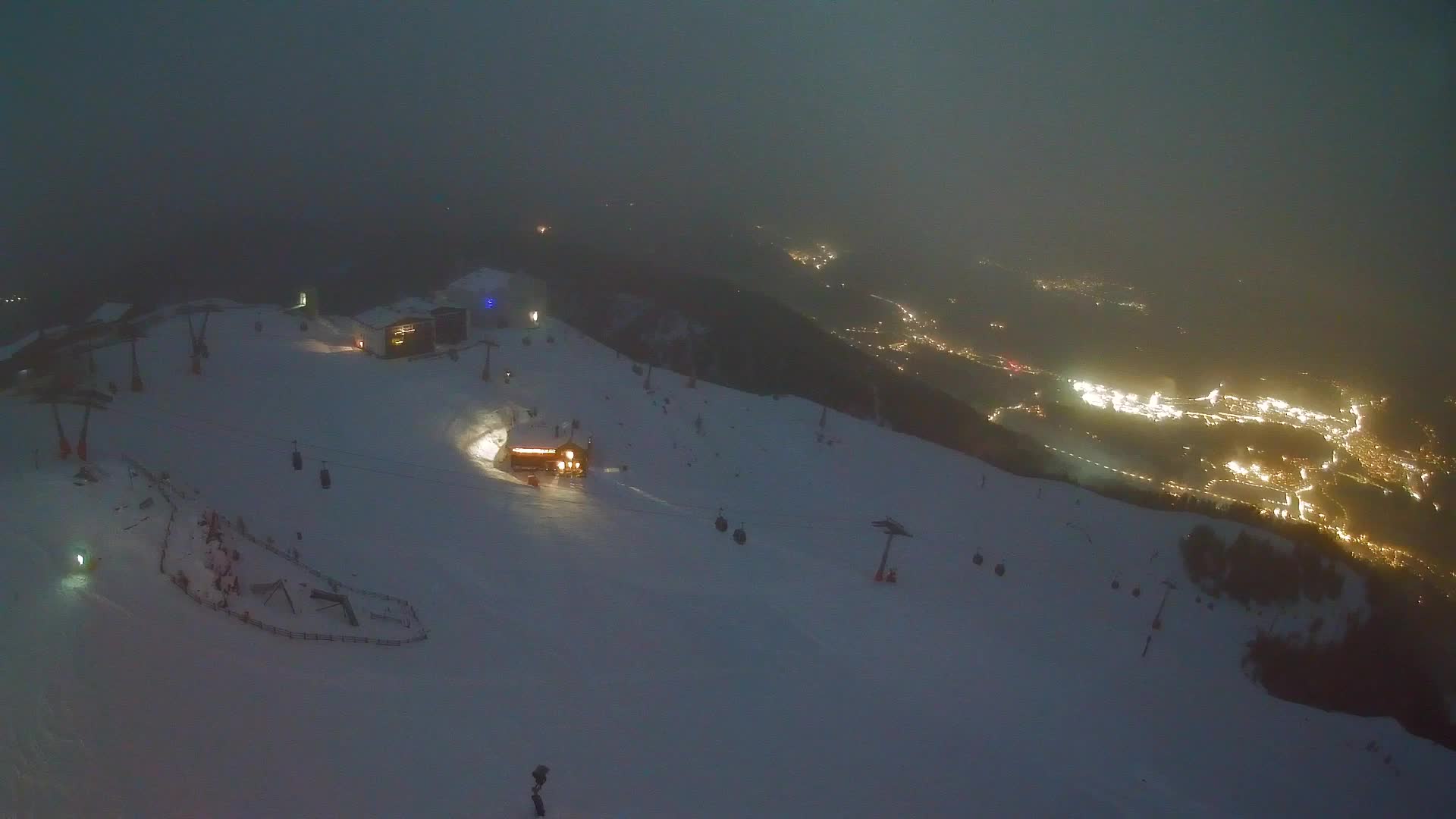Cima estación de esquí Kronplatz | vista hacia Brunico