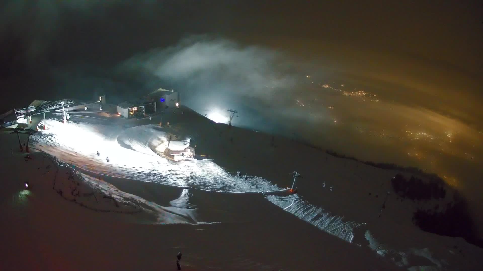 Cima estación de esquí Kronplatz | vista hacia Brunico