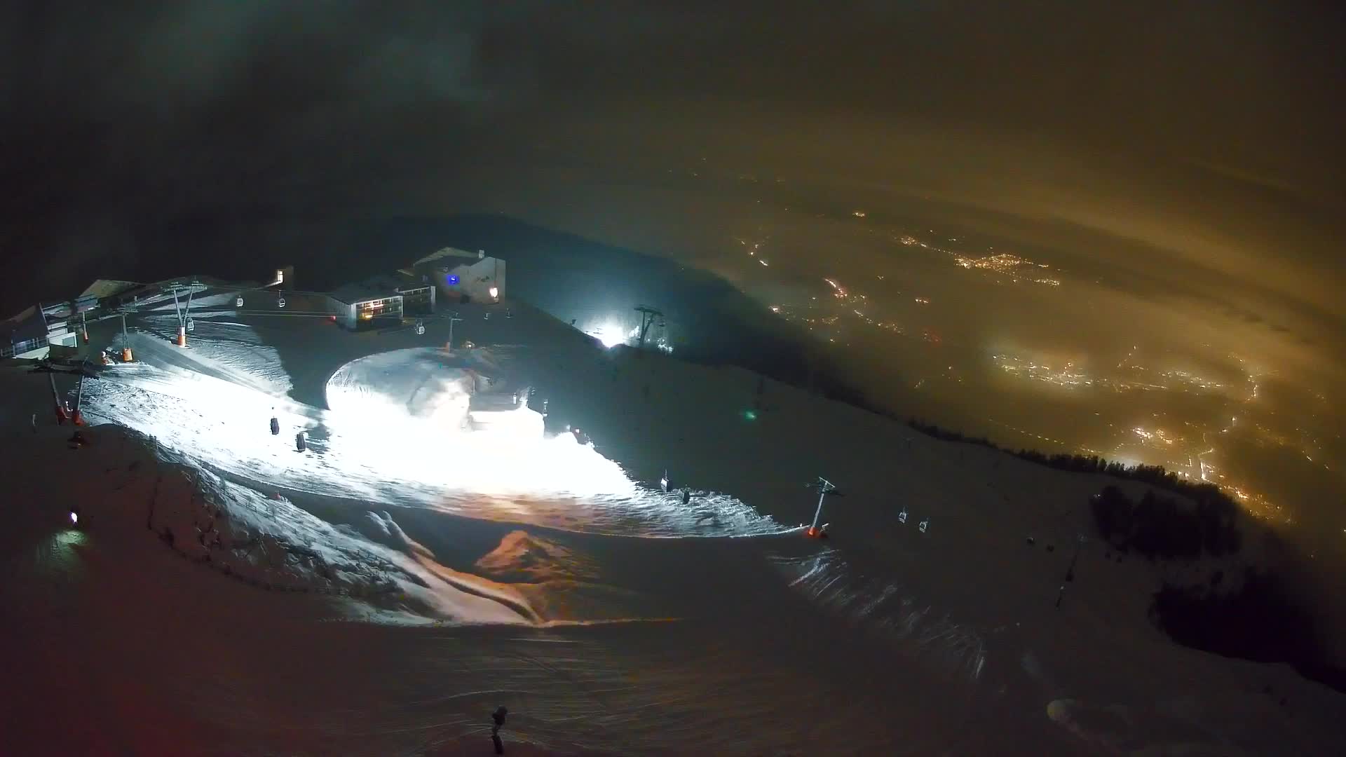Cima estación de esquí Kronplatz | vista hacia Brunico