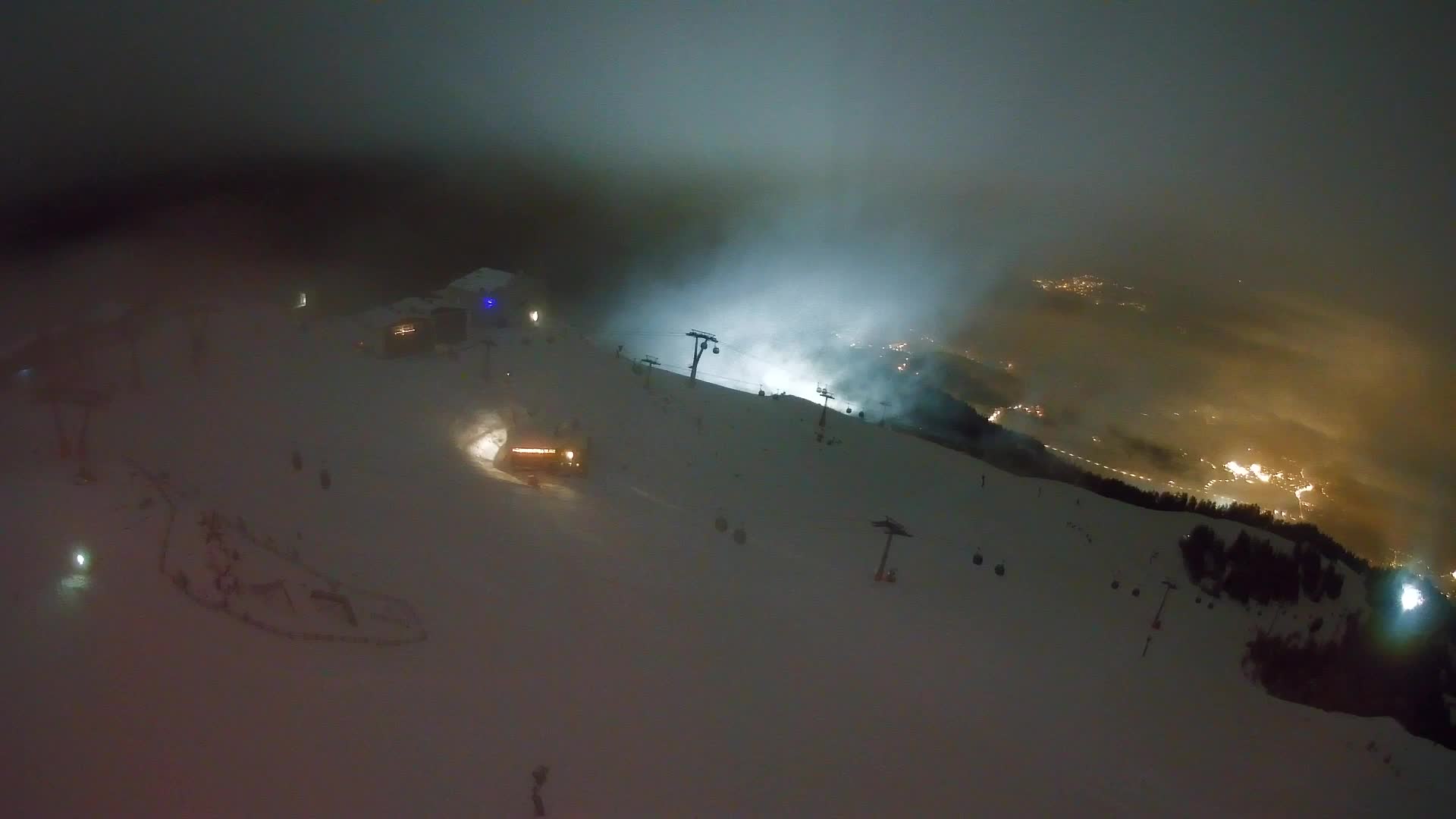 Cima estación de esquí Kronplatz | vista hacia Brunico