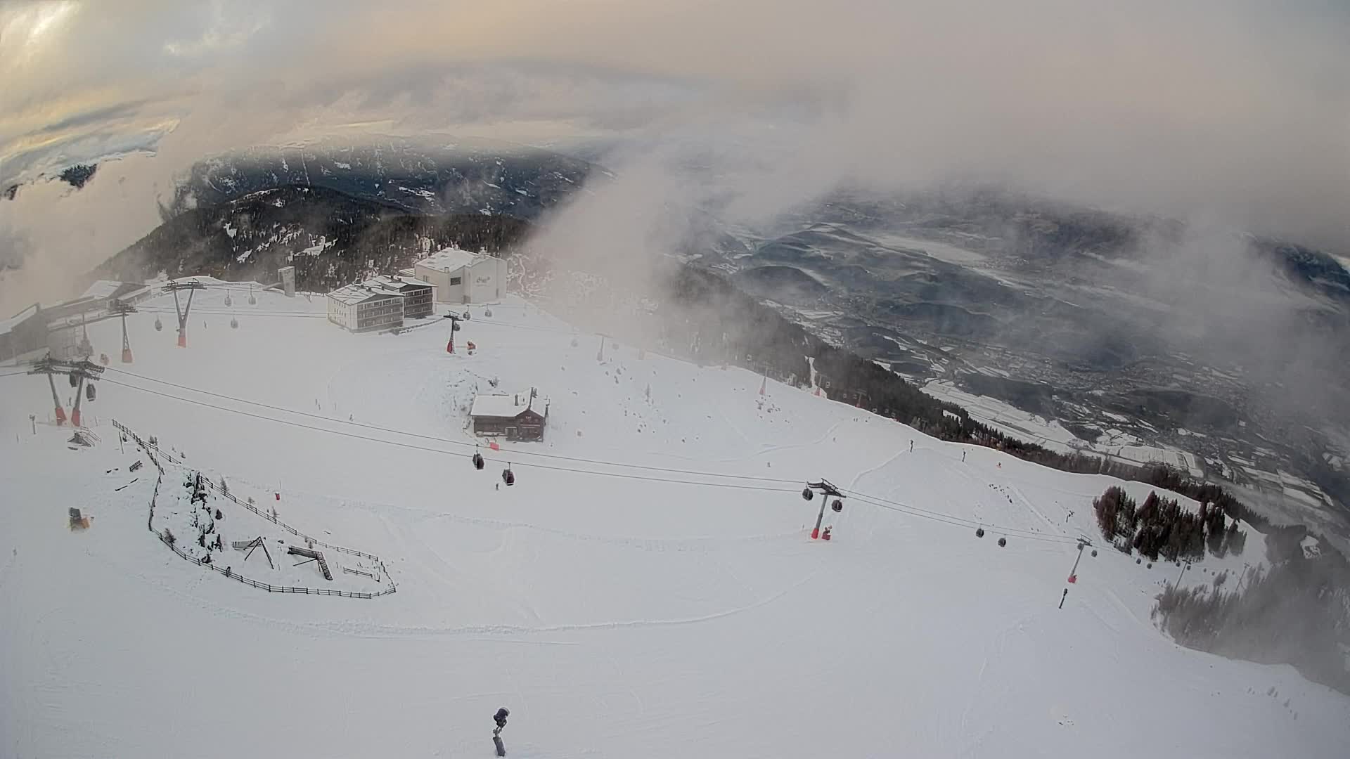 Station de ski Kronplatz sommet | vue sur Brunico
