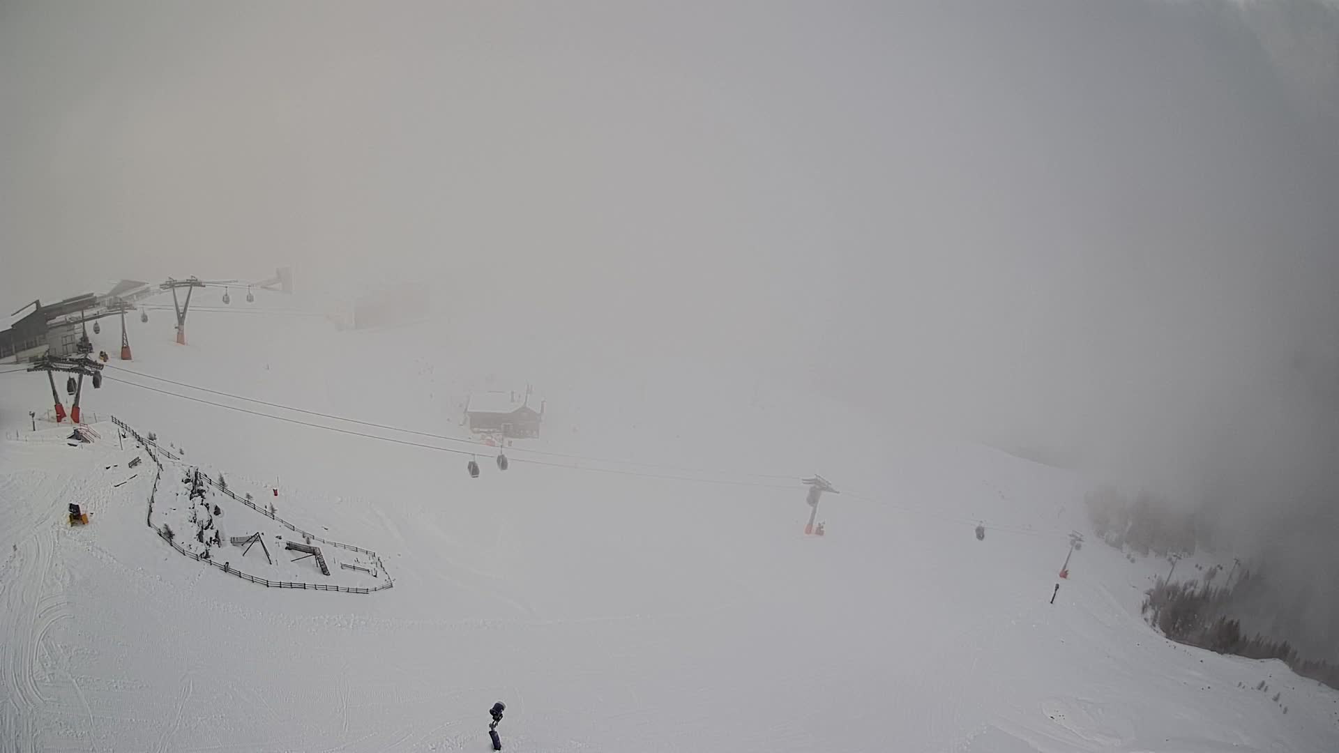 Cima estación de esquí Kronplatz | vista hacia Brunico