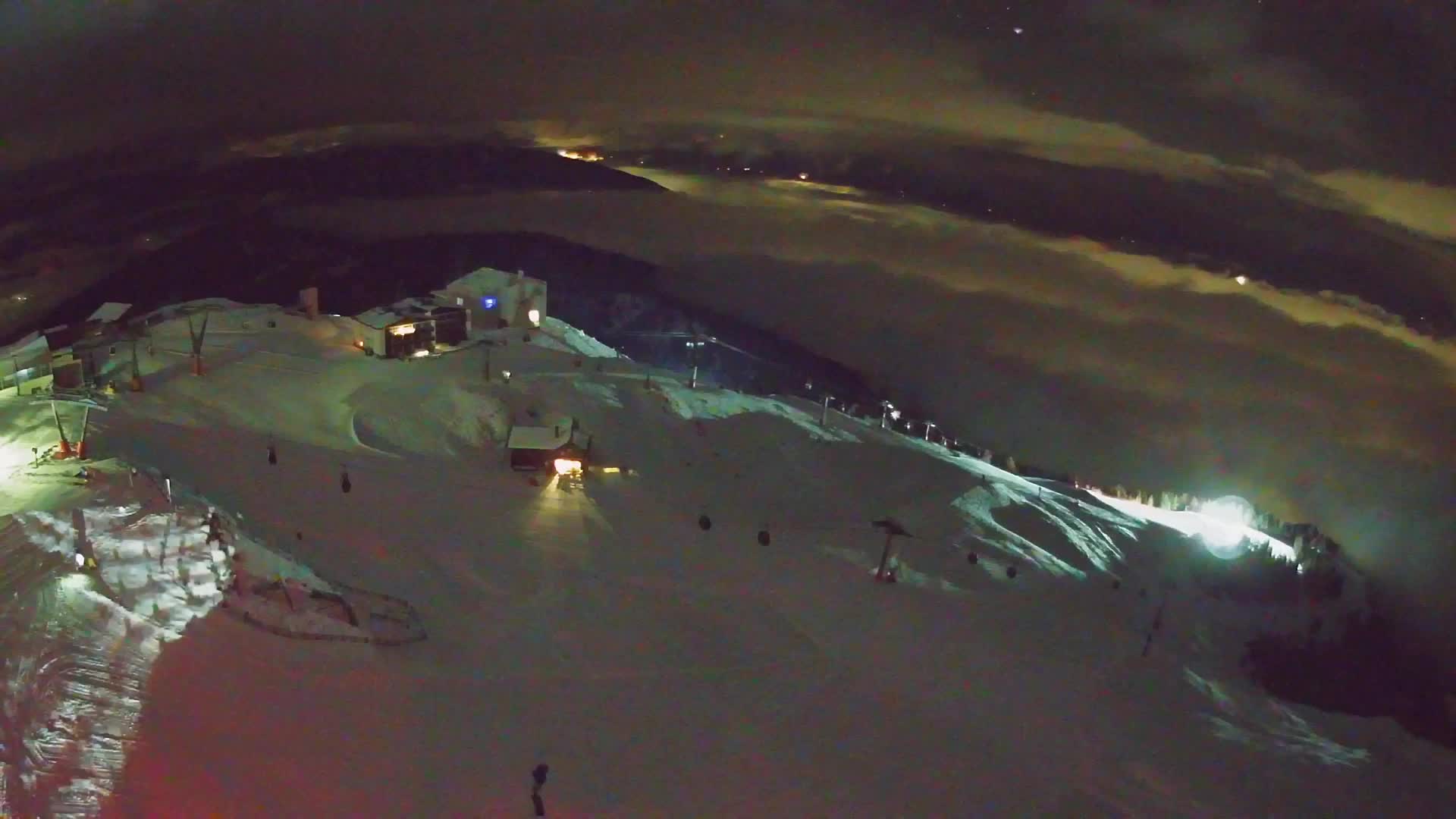 Cima estación de esquí Kronplatz | vista hacia Brunico
