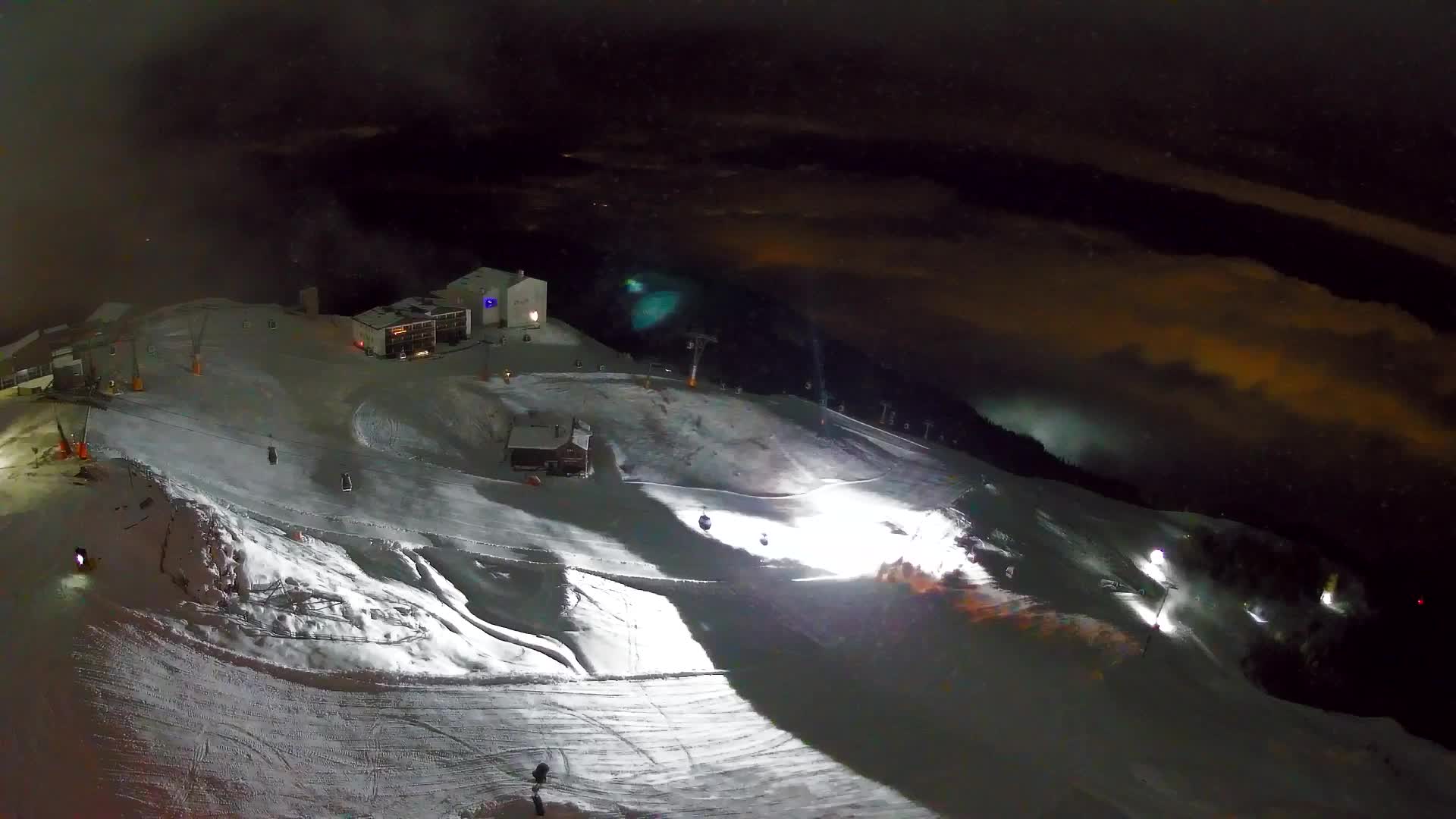 Cima estación de esquí Kronplatz | vista hacia Brunico