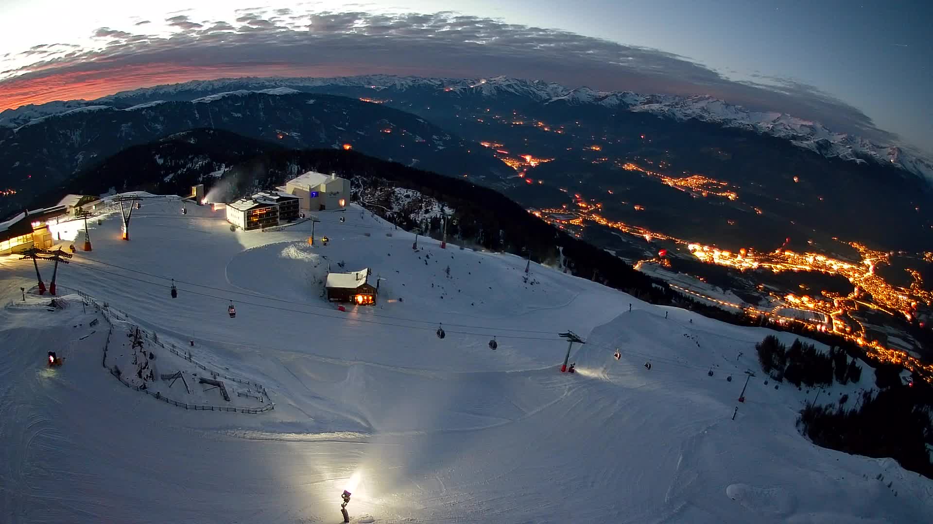 Skigebiet Kronplatz Gipfel | Blick auf Bruneck