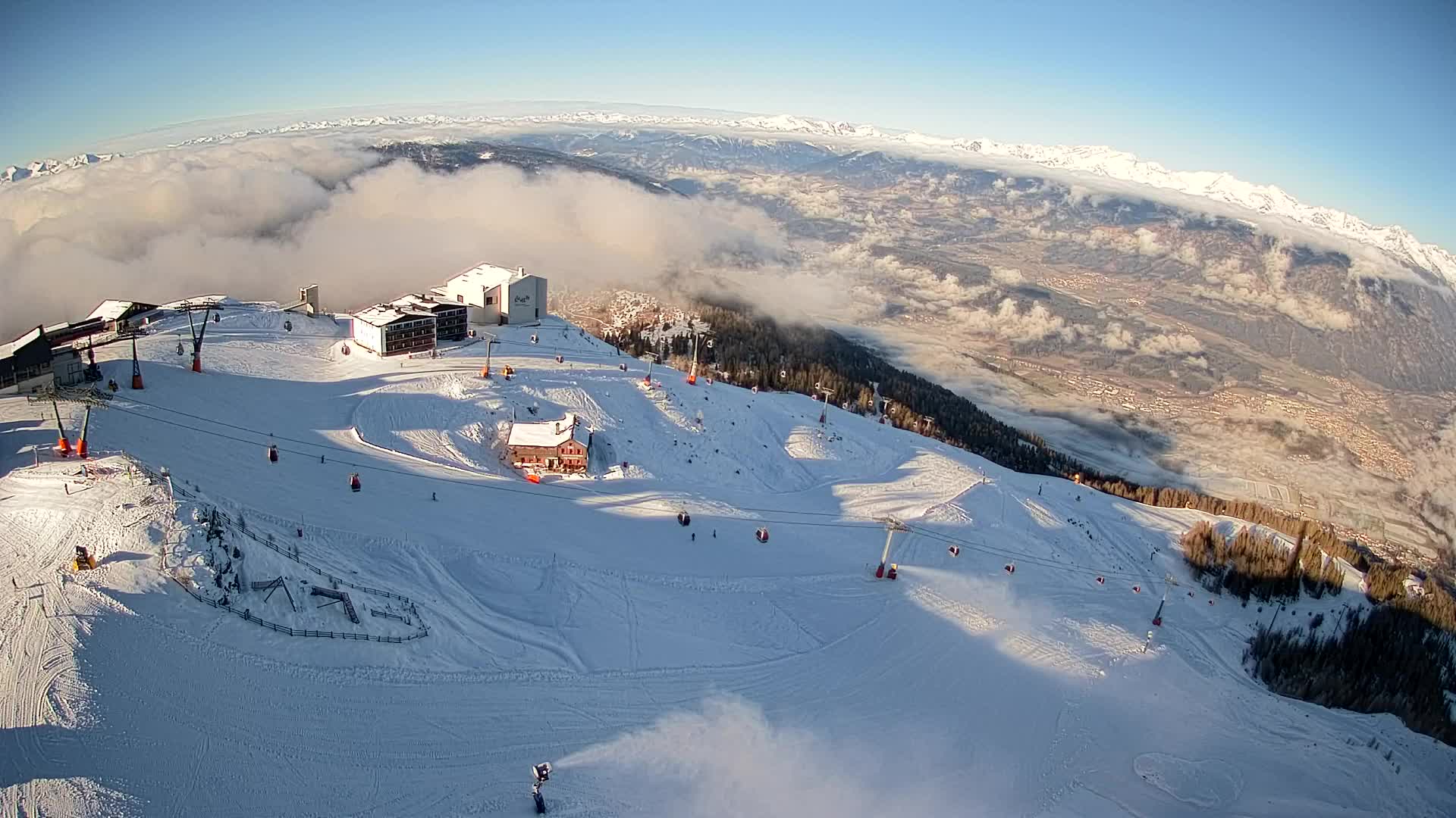 Skigebiet Kronplatz Gipfel | Blick auf Bruneck