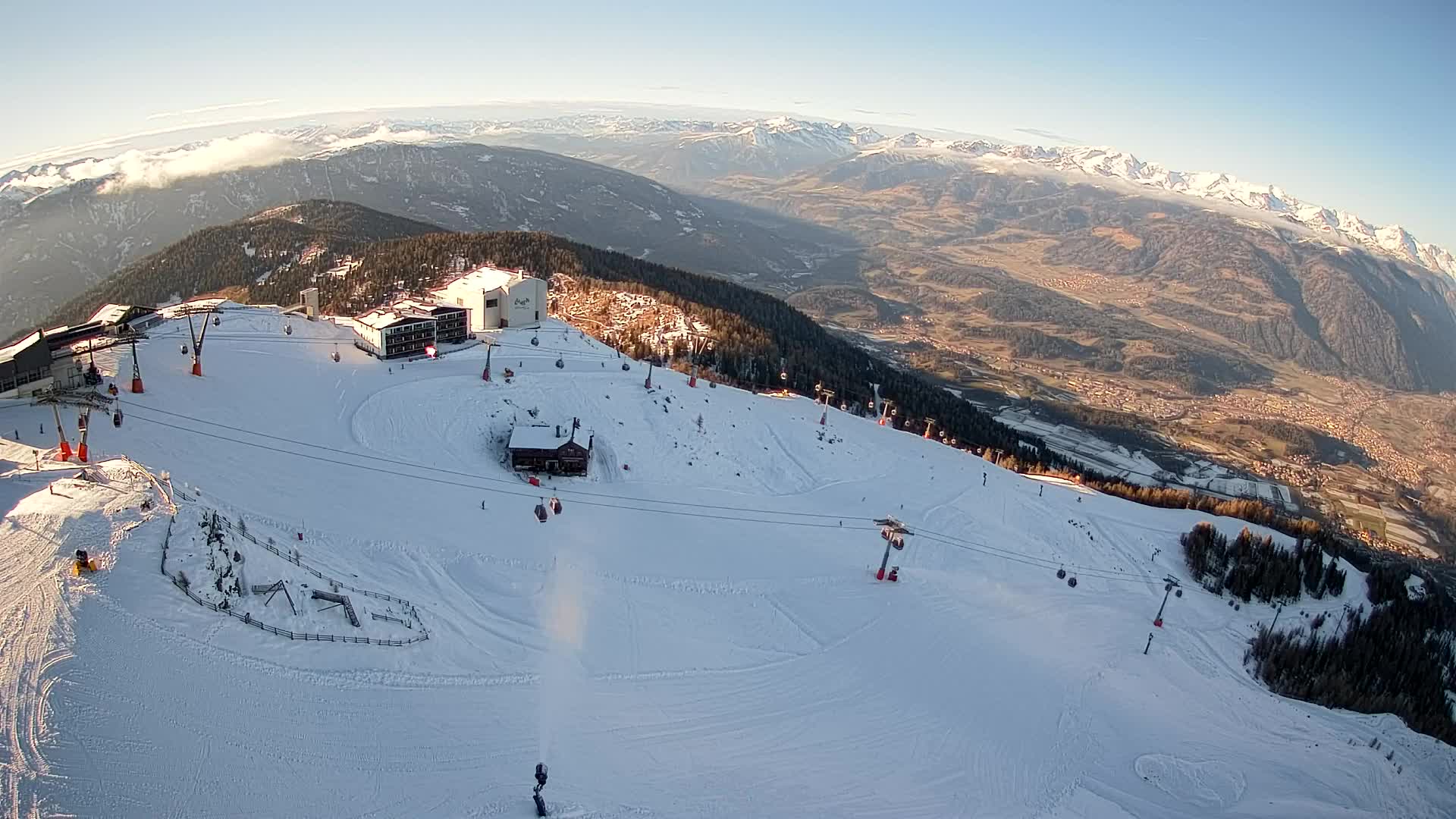 Skigebiet Kronplatz Gipfel | Blick auf Bruneck