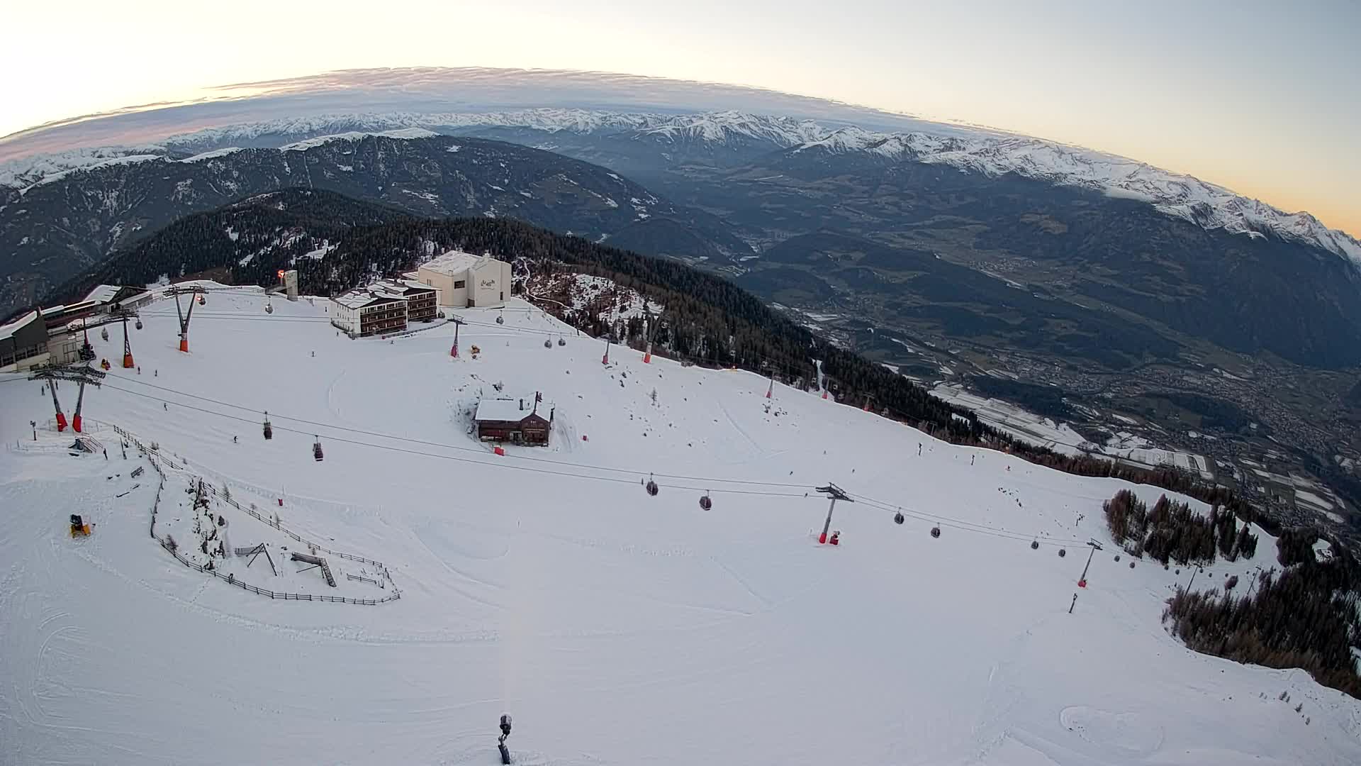Station de ski Kronplatz sommet | vue sur Brunico