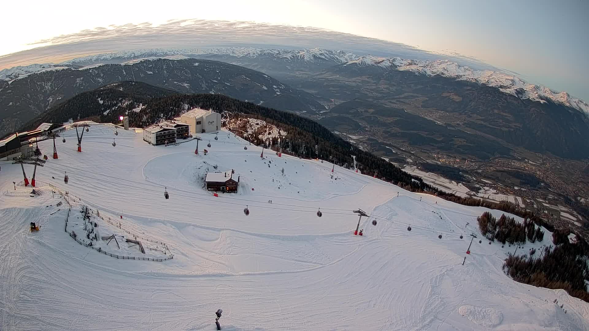 Station de ski Kronplatz sommet | vue sur Brunico